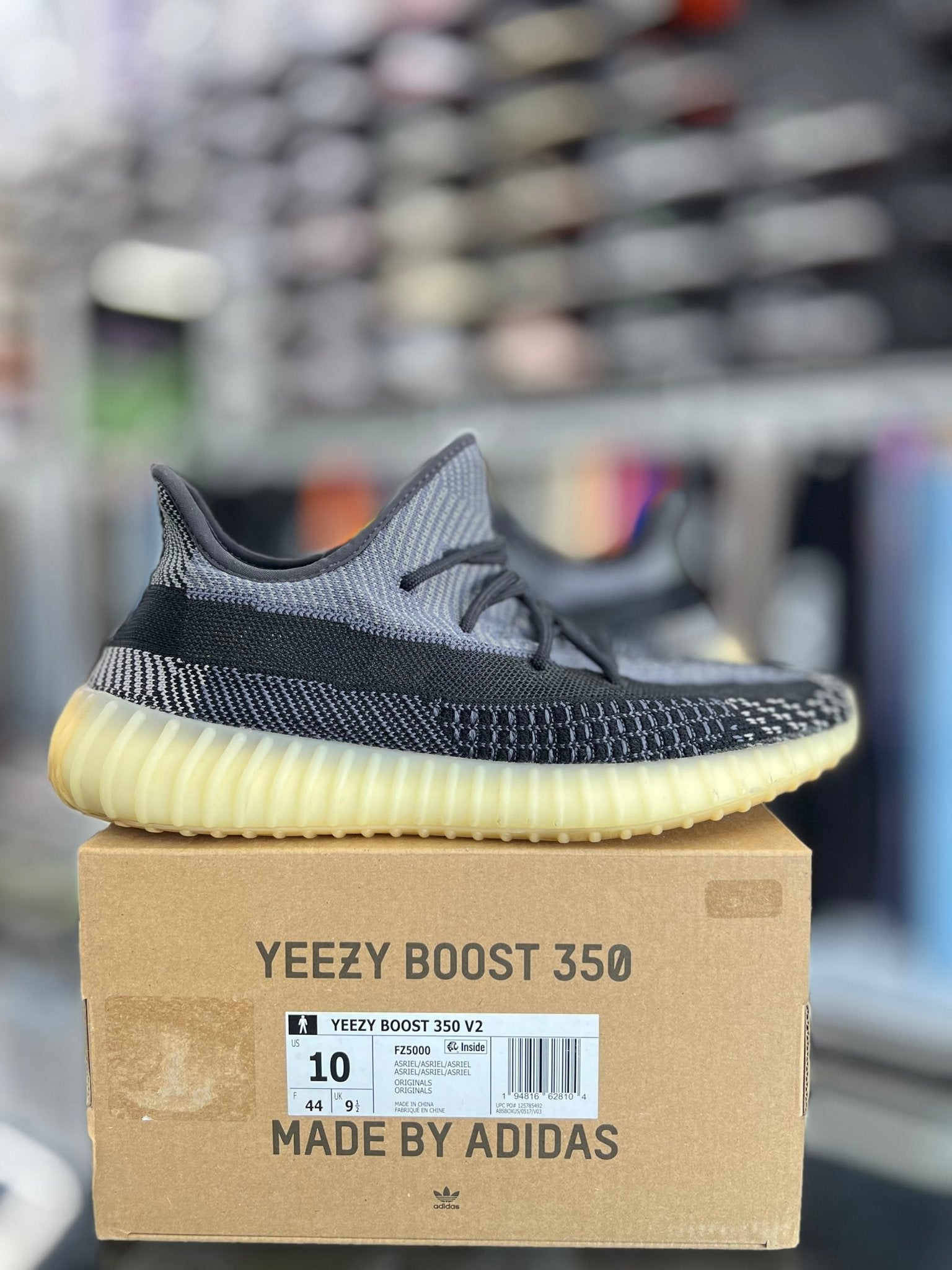 adidas Yeezy Boost 350 V2 Carbon Sz 10 (PREOWNED) - Restock Aveadidas Yeezy Boost 350 V2 Carbon Sz 10 (PREOWNED)Restock AveRestock Ave10Restock Ave
