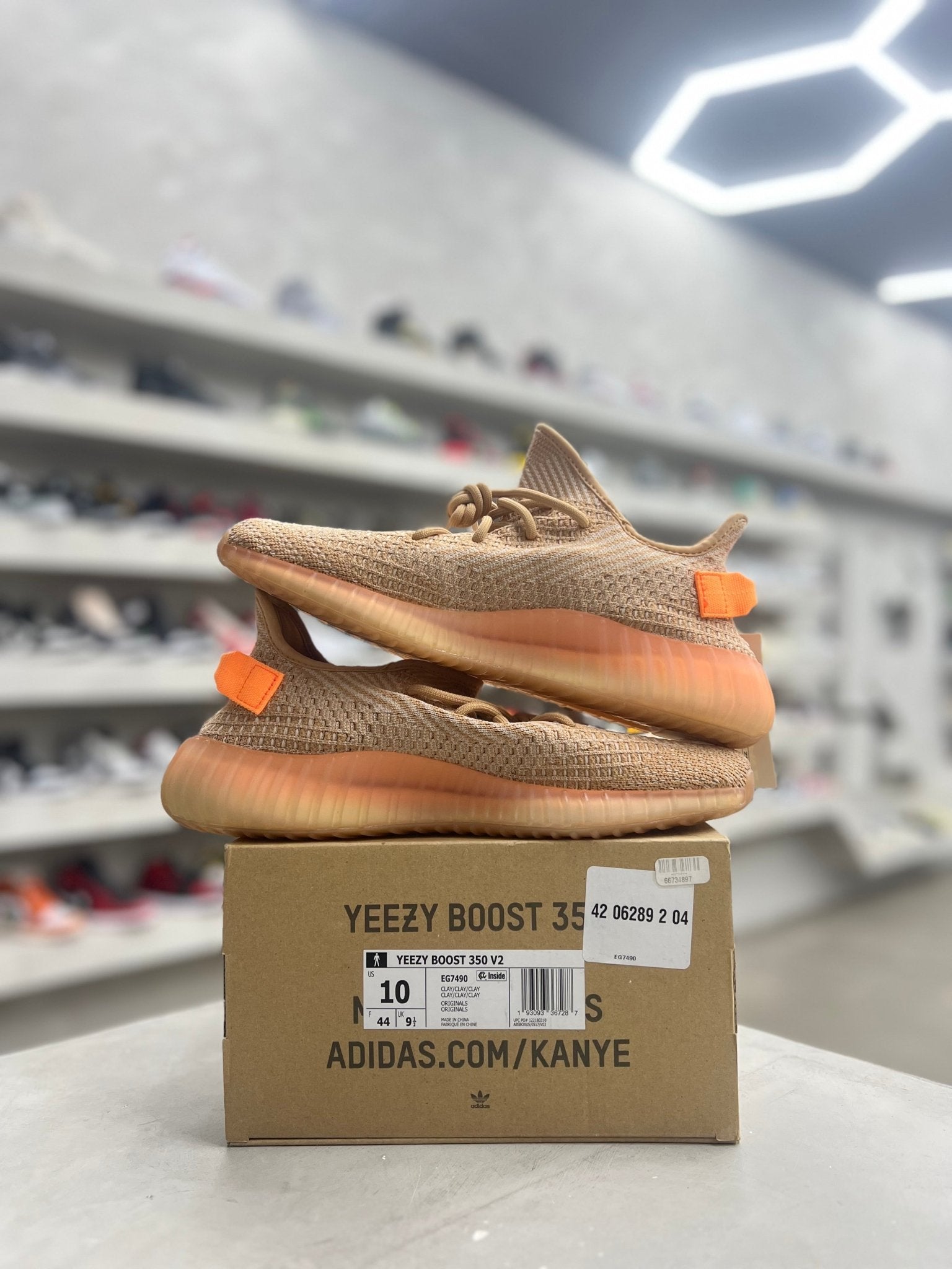adidas Yeezy Boost 350 V2 Clay Sz 10 (PREOWNED) - Restock Aveadidas Yeezy Boost 350 V2 Clay Sz 10 (PREOWNED)Restock AveRestock Ave10Restock Ave