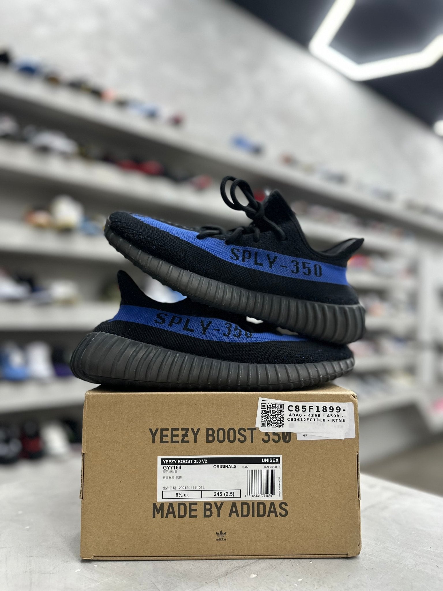 adidas Yeezy Boost 350 V2 Dazzling Blue Sz 7 (PREOWNED) - Restock Aveadidas Yeezy Boost 350 V2 Dazzling Blue Sz 7 (PREOWNED)Restock AveRestock Ave7Restock Ave