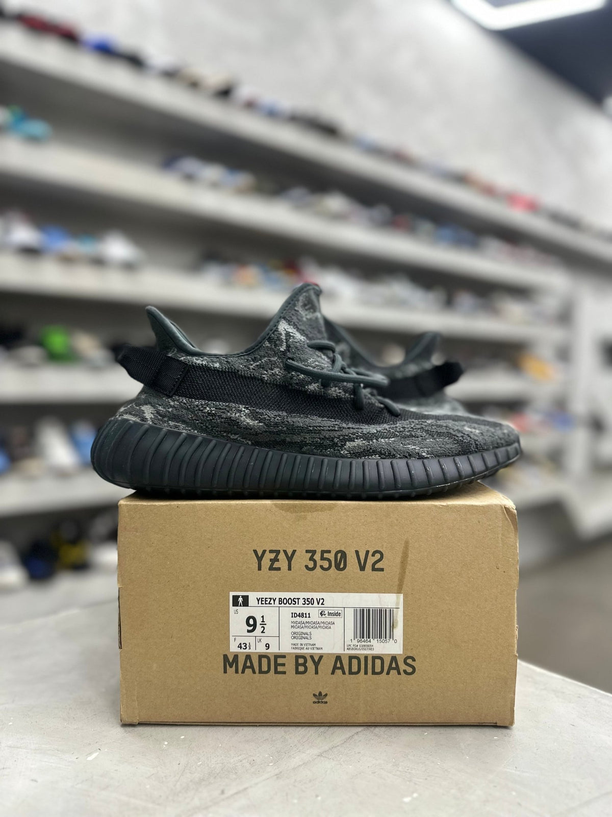 adidas Yeezy Boost 350 V2 MX Dark Salt Sz 9.5 (PREOWNED) - Restock Aveadidas Yeezy Boost 350 V2 MX Dark Salt Sz 9.5 (PREOWNED)Restock AveRestock Ave9.5Restock Ave