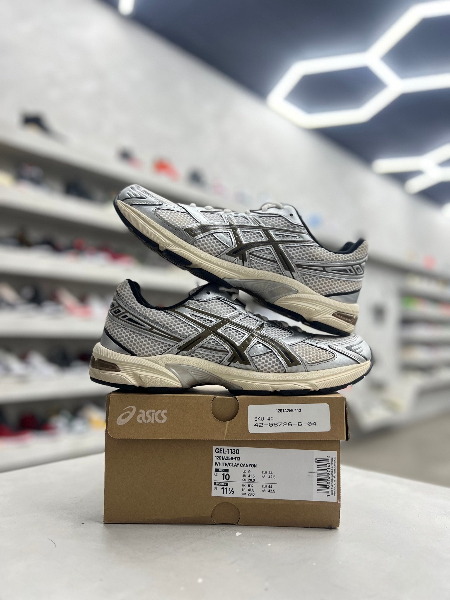 ASICS Gel - 1130 White Clay Canyon Sz 10 (PREOWNED) - Restock AveASICS Gel - 1130 White Clay Canyon Sz 10 (PREOWNED)Restock AveRestock Ave10Restock Ave