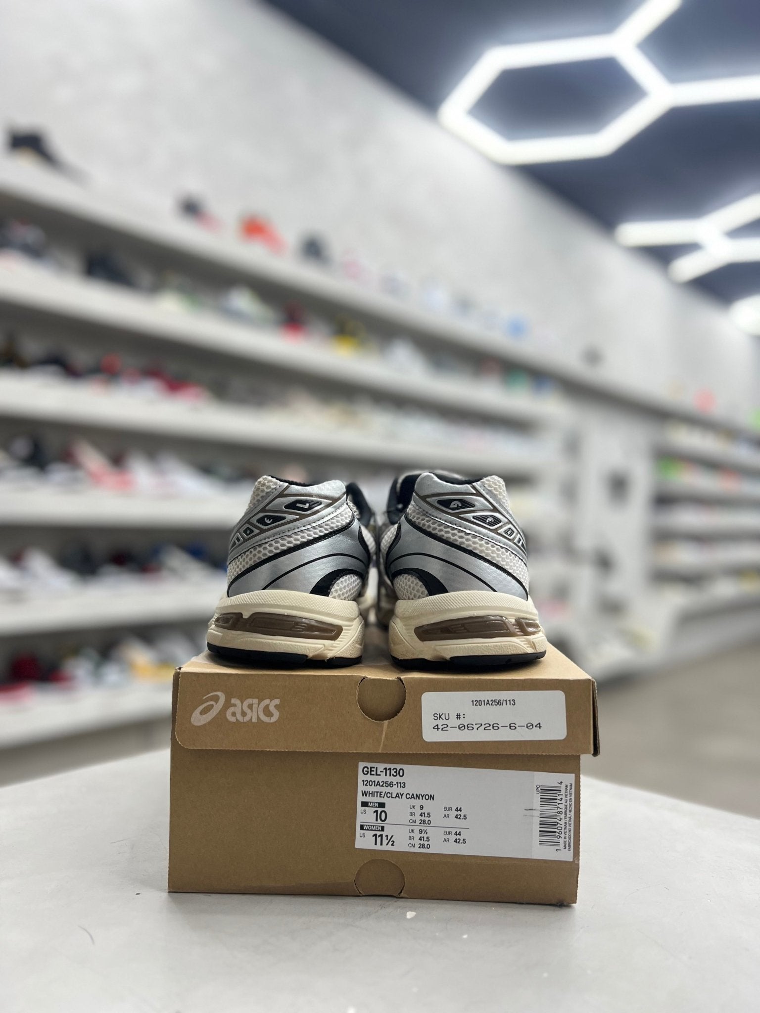 ASICS Gel - 1130 White Clay Canyon Sz 10 (PREOWNED) - Restock AveASICS Gel - 1130 White Clay Canyon Sz 10 (PREOWNED)Restock AveRestock Ave10Restock Ave