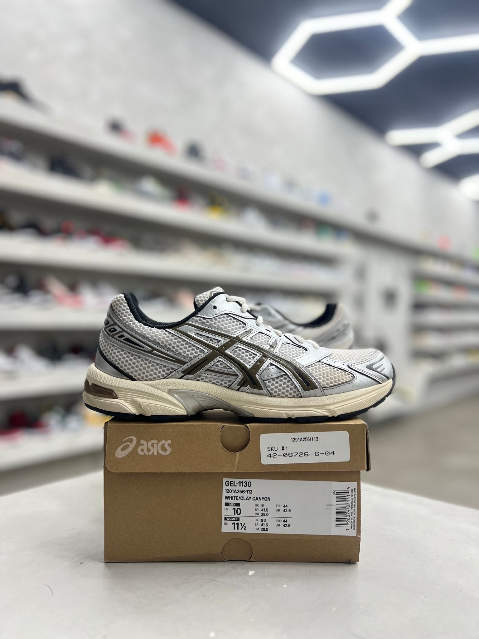 ASICS Gel - 1130 White Clay Canyon Sz 10 (PREOWNED) - Restock AveASICS Gel - 1130 White Clay Canyon Sz 10 (PREOWNED)Restock AveRestock Ave10Restock Ave