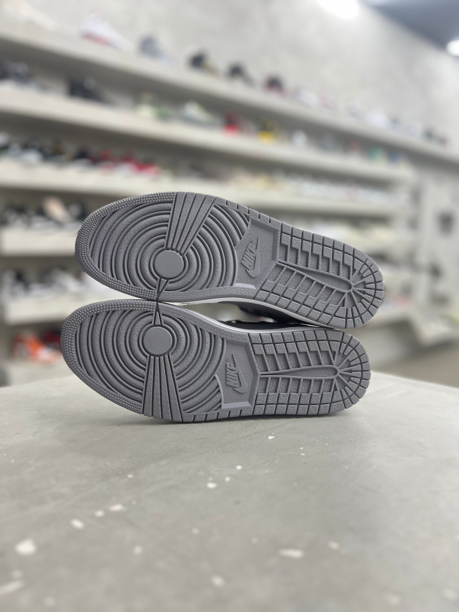 Jordan 1 Mid Cherrywood Red Sz 11 (NEW)(NO BOX) - Restock AveJordan 1 Mid Cherrywood Red Sz 11 (NEW)(NO BOX)Restock AveRestock Ave11Restock Ave