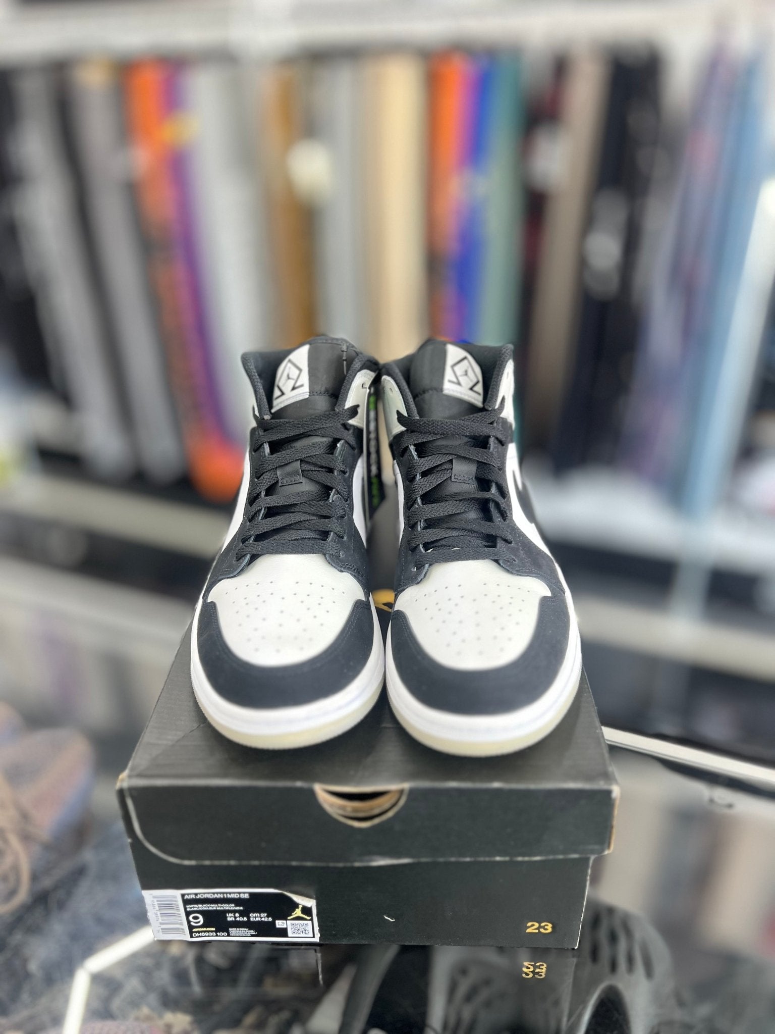 Jordan 1 Mid Diamond Shorts Sz 9 (preowned) - Restock AveJordan 1 Mid Diamond Shorts Sz 9 (preowned)Restock AveRestock Ave9Restock Ave