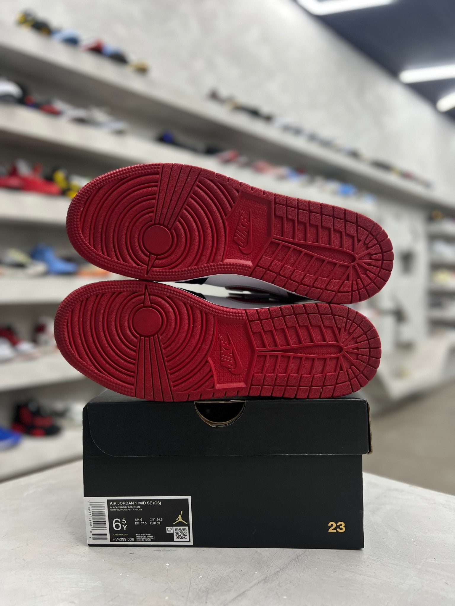 Jordan 1 Mid Patent Bred Toe Sz 6.5y (PREOWNED) - Restock AveJordan 1 Mid Patent Bred Toe Sz 6.5y (PREOWNED)Restock AveRestock Ave6.5Restock Ave