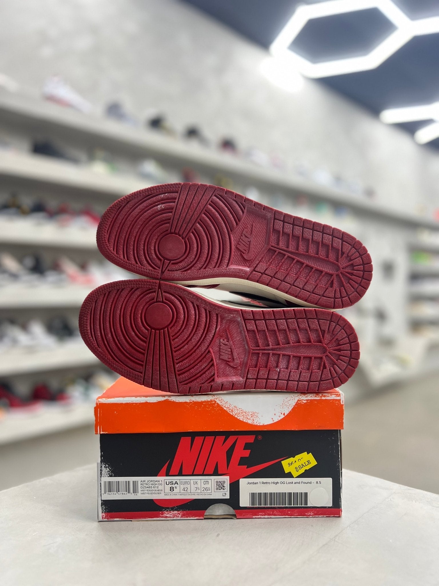 Jordan 1 Retro High OG Chicago Lost and Found Sz 8.5 (PREOWNED) - Restock AveJordan 1 Retro High OG Chicago Lost and Found Sz 8.5 (PREOWNED)Restock AveRestock Ave8.5Restock Ave
