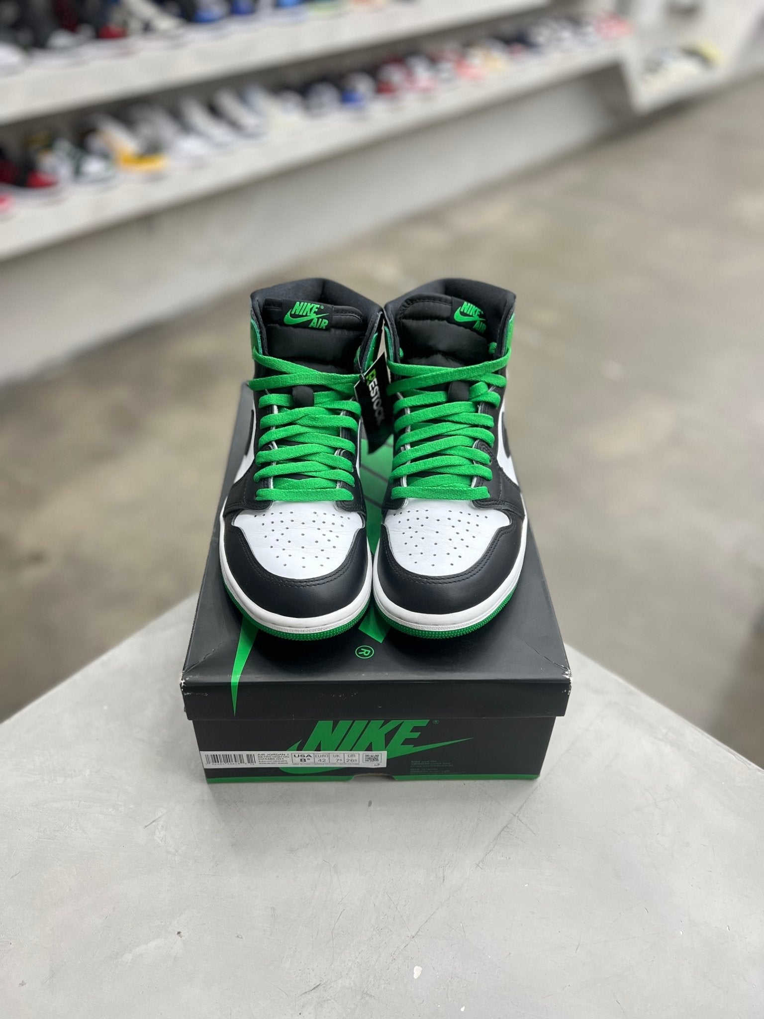 Jordan 1 Retro High OG Lucky Green Sz 8.5 (PREOWNED) - Restock AveJordan 1 Retro High OG Lucky Green Sz 8.5 (PREOWNED)Restock AveRestock Ave8.5Restock Ave