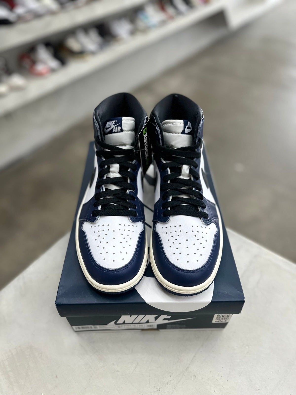 Jordan 1 Retro High OG Midnight Navy Sz 9.5 (PREOWNED) - Restock AveJordan 1 Retro High OG Midnight Navy Sz 9.5 (PREOWNED)Restock AveRestock Ave9.562134131Restock Ave