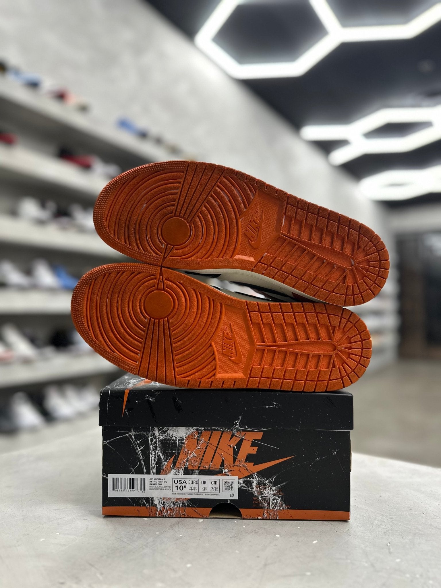 Jordan 1 Retro High OG Shattered Backboard Sz 10.5 (PREOWNED) - Restock AveJordan 1 Retro High OG Shattered Backboard Sz 10.5 (PREOWNED)Restock AveRestock Ave10.532718195Restock Ave