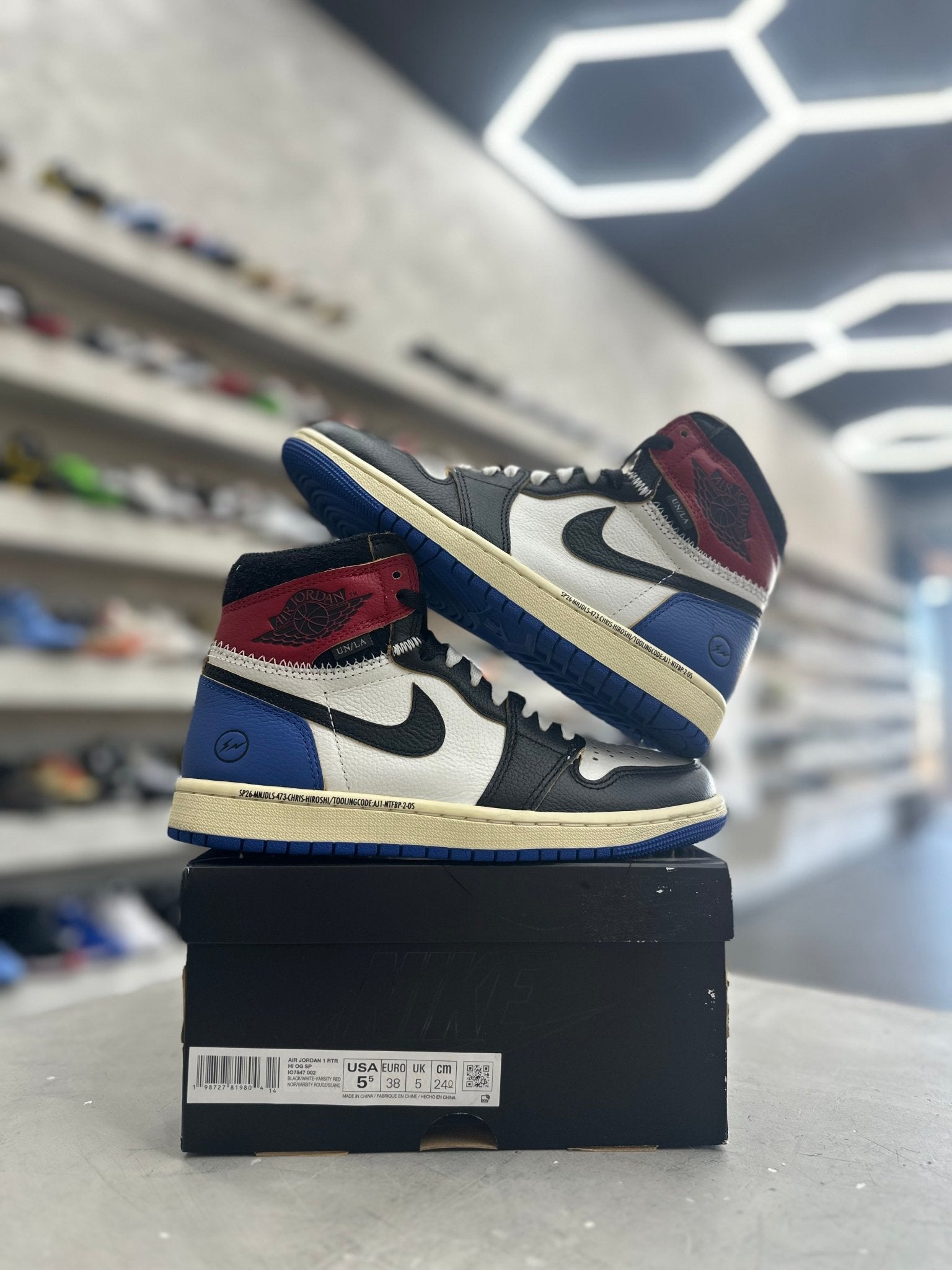 Jordan 1 Retro High OG SP Fragment x Union LA Varsity Red Sport Royal Sz 5.5y (PREOWNED) - Restock AveJordan 1 Retro High OG SP Fragment x Union LA Varsity Red Sport Royal Sz 5.5y (PREOWNED)Restock AveRestock Ave5.5Restock Ave