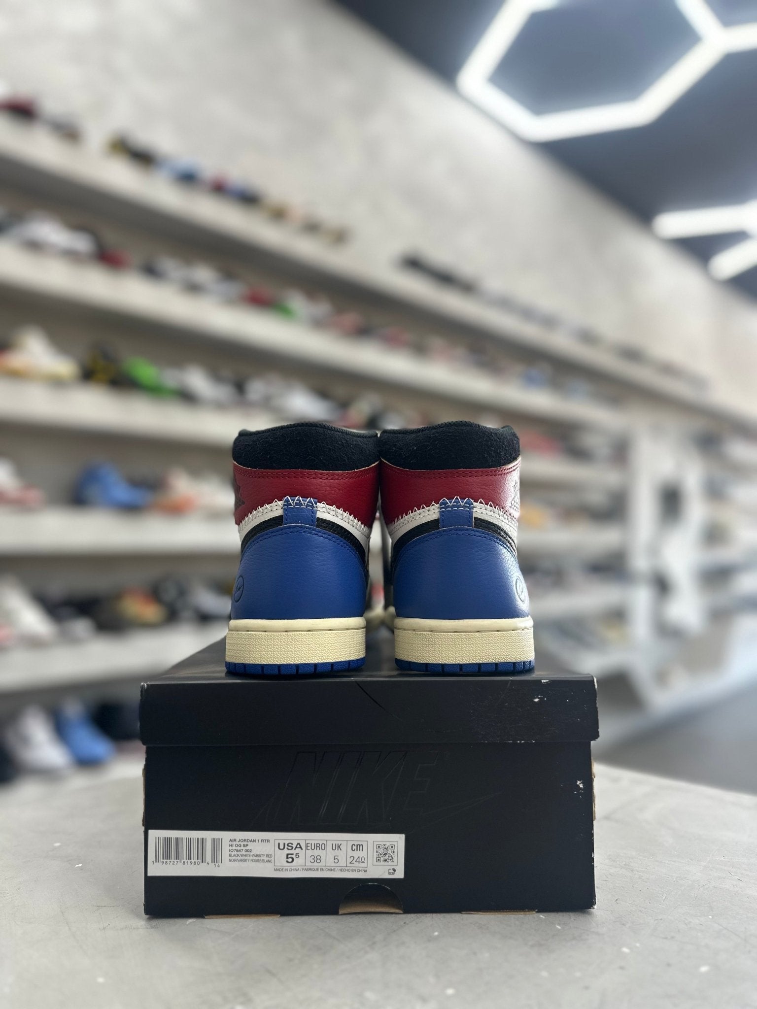Jordan 1 Retro High OG SP Fragment x Union LA Varsity Red Sport Royal Sz 5.5y (PREOWNED) - Restock AveJordan 1 Retro High OG SP Fragment x Union LA Varsity Red Sport Royal Sz 5.5y (PREOWNED)Restock AveRestock Ave5.5Restock Ave