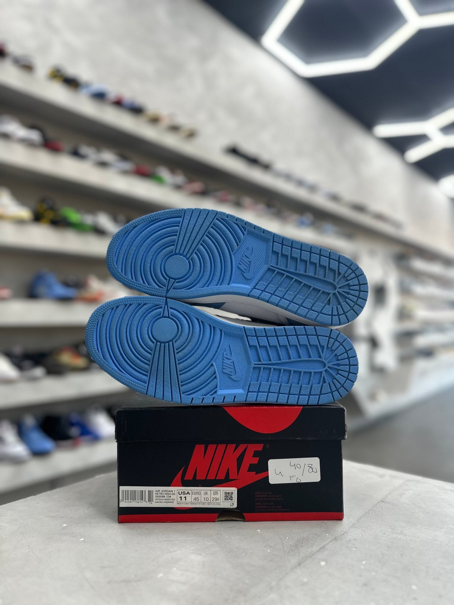 Jordan 1 Retro High OG University Blue Sz 11 (PREOWNED) - Restock AveJordan 1 Retro High OG University Blue Sz 11 (PREOWNED)Restock AveRestock Ave11Restock Ave