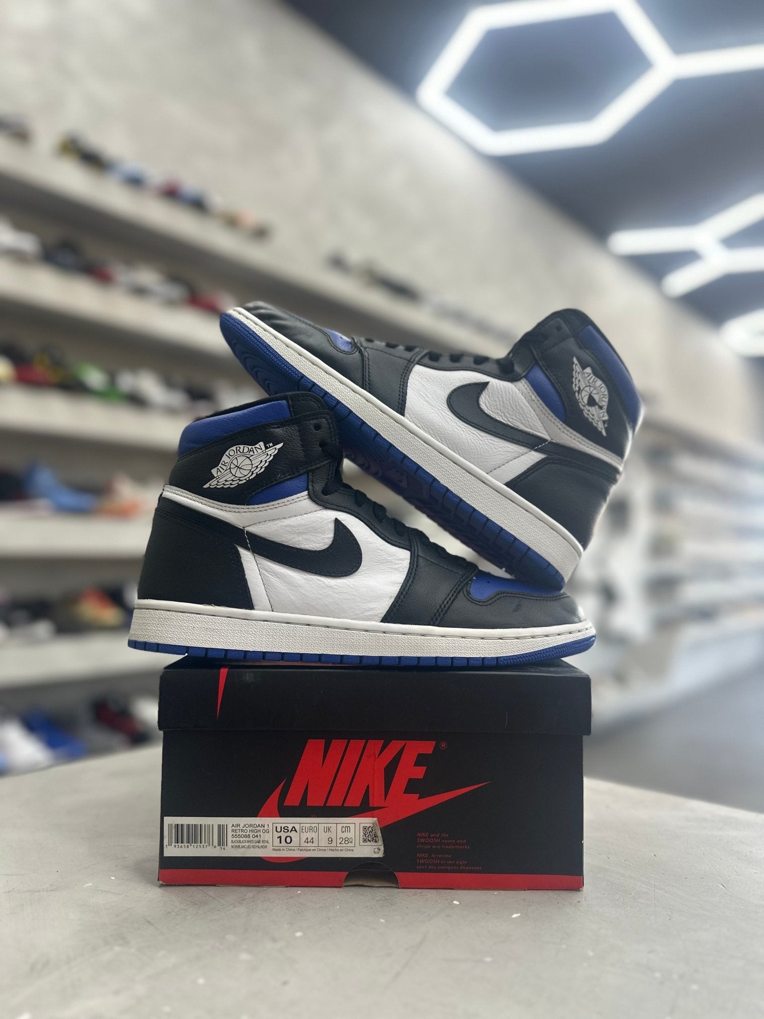 Jordan 1 Retro High Royal Toe Sz 10 (PREOWNED) - Restock AveJordan 1 Retro High Royal Toe Sz 10 (PREOWNED)Restock AveRestock Ave1037496947Restock Ave