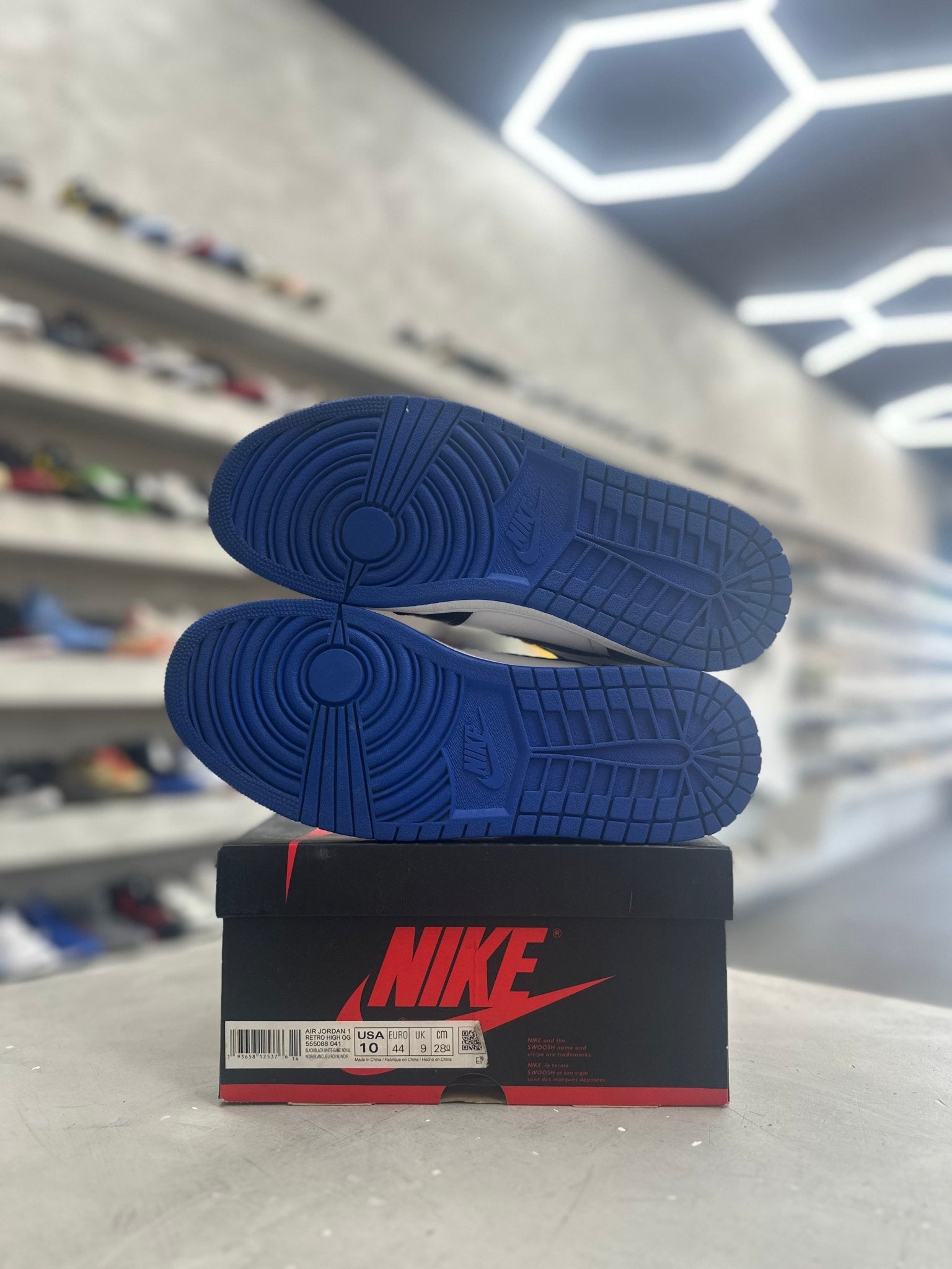 Jordan 1 Retro High Royal Toe Sz 10 (PREOWNED) - Restock AveJordan 1 Retro High Royal Toe Sz 10 (PREOWNED)Restock AveRestock Ave1037496947Restock Ave