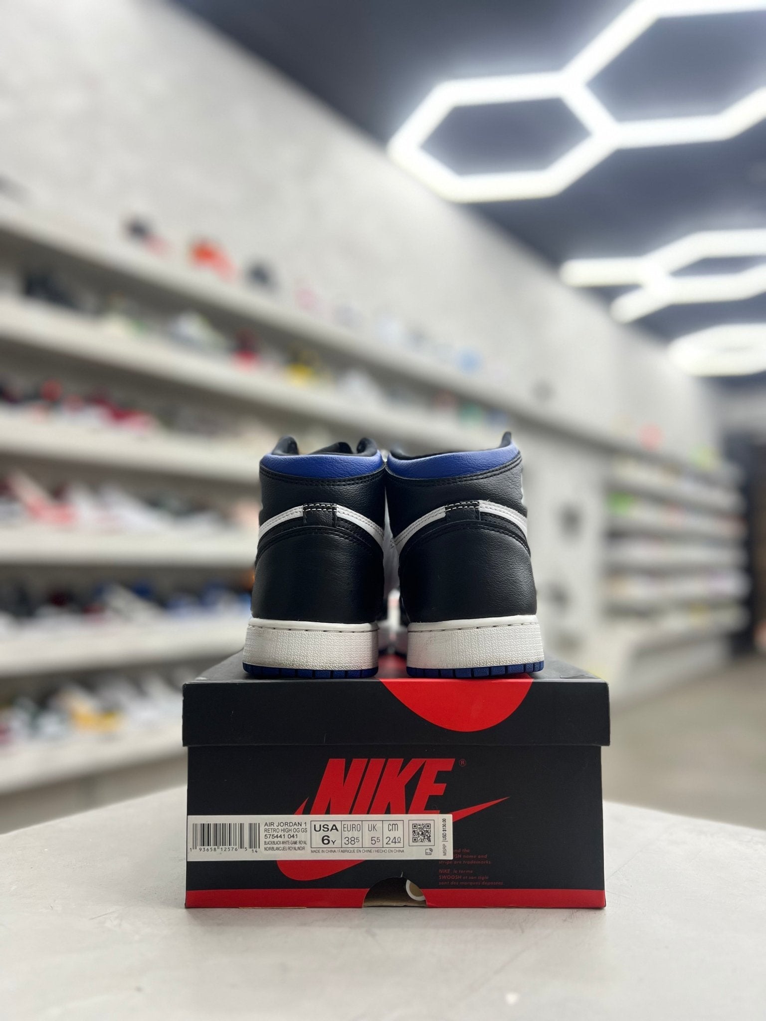 Jordan 1 Retro High Royal Toe Sz 6Y (PREOWNED) - Restock AveJordan 1 Retro High Royal Toe Sz 6Y (PREOWNED)Restock AveRestock Ave6yRestock Ave