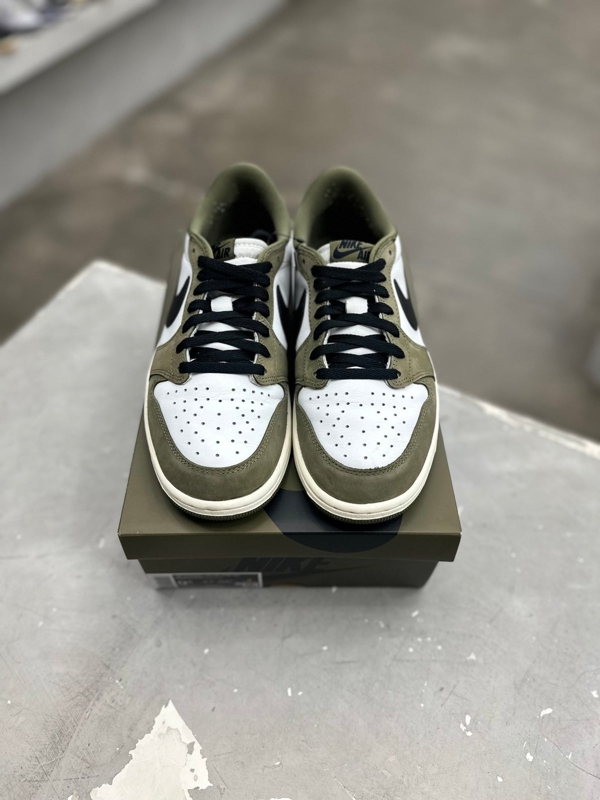 Jordan 1 Retro Low Medium Olive Sz 9.5 (PREOWNED) - Restock AveJordan 1 Retro Low Medium Olive Sz 9.5 (PREOWNED)Restock AveRestock Ave9.5Restock Ave