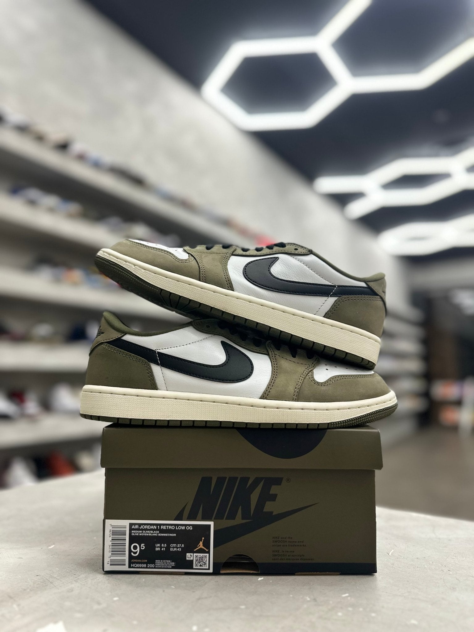 Jordan 1 Retro Low Medium Olive Sz 9.5 (PREOWNED) - Restock AveJordan 1 Retro Low Medium Olive Sz 9.5 (PREOWNED)Restock AveRestock Ave9.5Restock Ave
