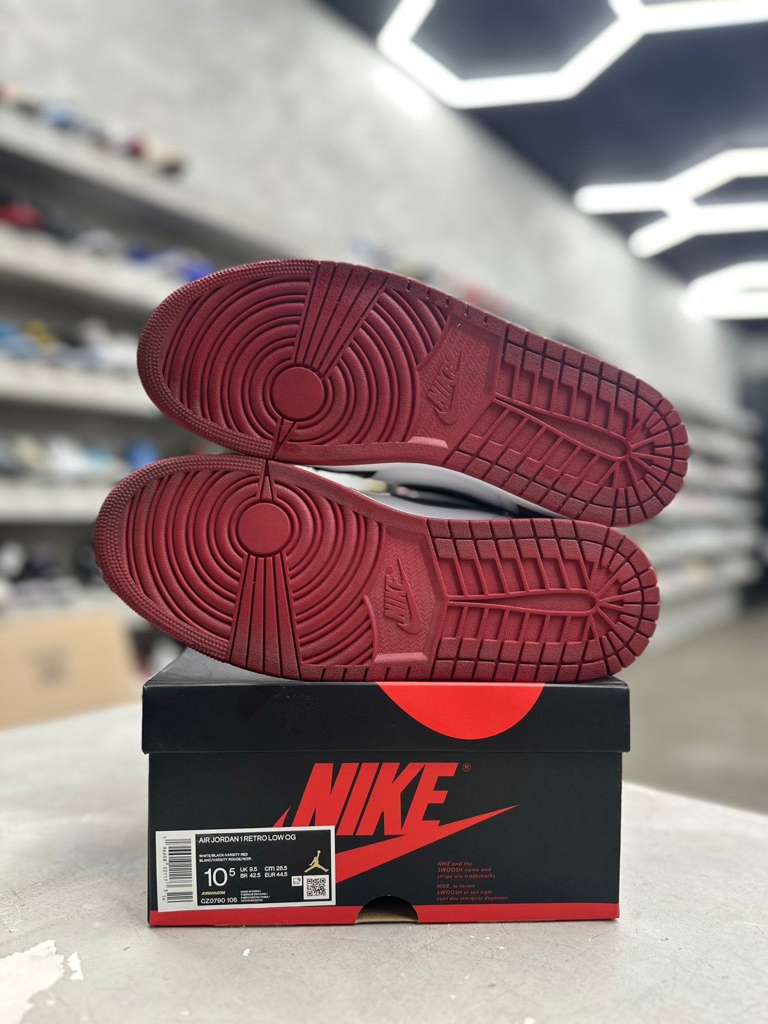 Jordan 1 Retro Low OG Black Toe Sz 10.5 (PREOWNED) - Restock AveJordan 1 Retro Low OG Black Toe Sz 10.5 (PREOWNED)Restock AveRestock Ave10.5Restock Ave