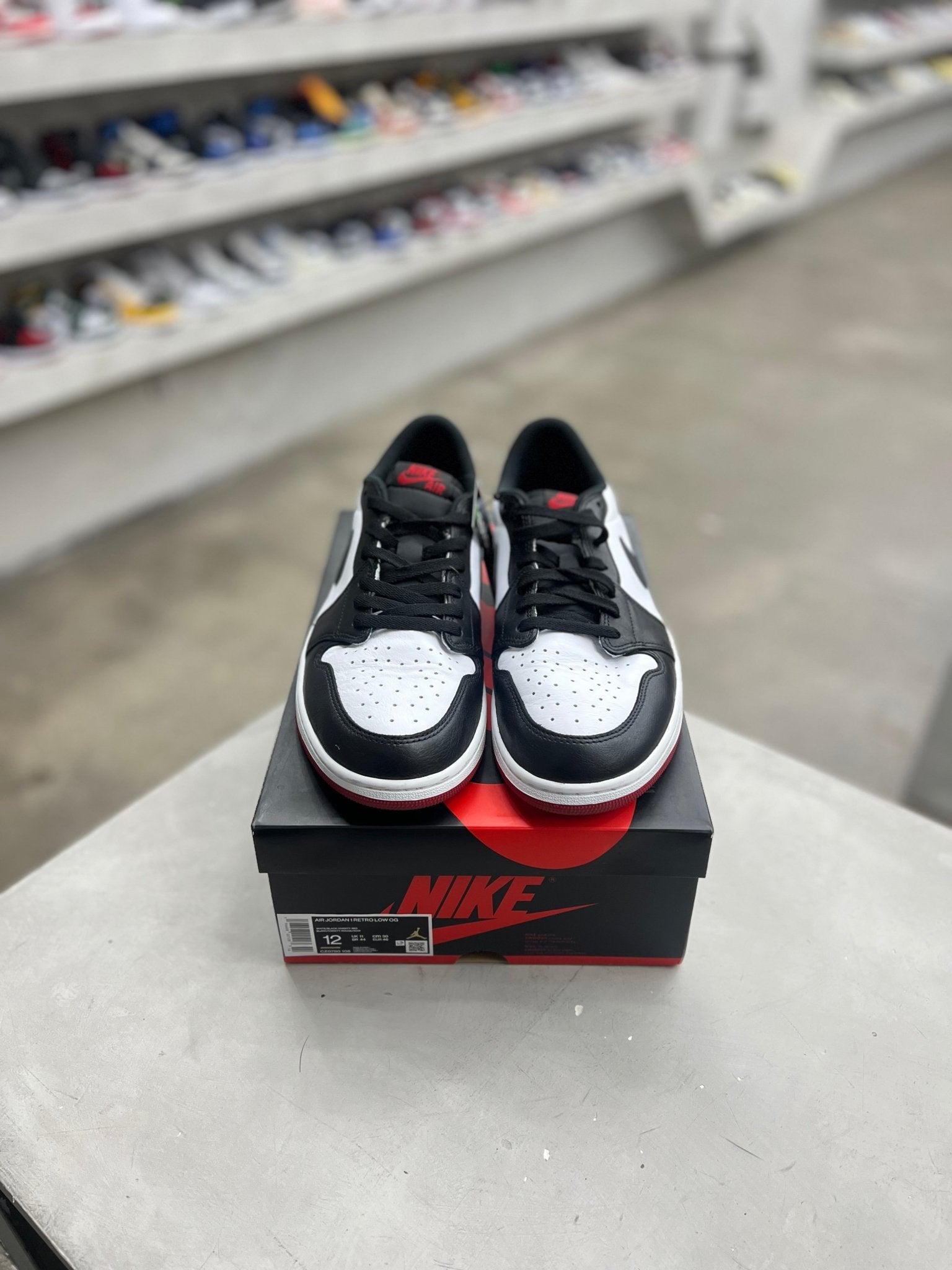 Jordan 1 Retro Low OG Black Toe Sz 12 (PREOWNED) - Restock AveJordan 1 Retro Low OG Black Toe Sz 12 (PREOWNED)Restock AveRestock Ave12Restock Ave