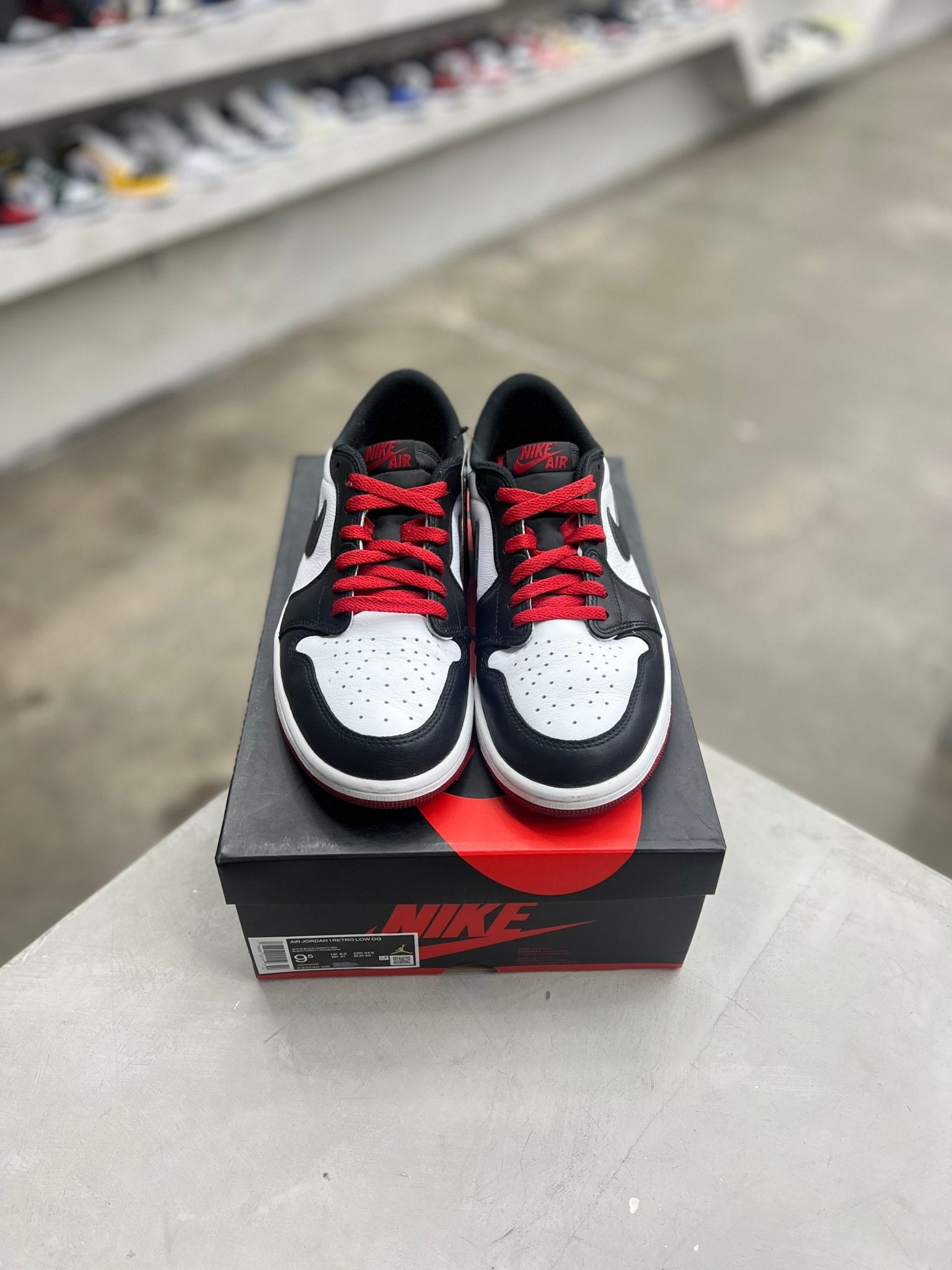 Jordan 1 Retro Low OG Black Toe Sz 9.5 (PREOWNED) - Restock AveJordan 1 Retro Low OG Black Toe Sz 9.5 (PREOWNED)Restock AveRestock Ave9.5Restock Ave