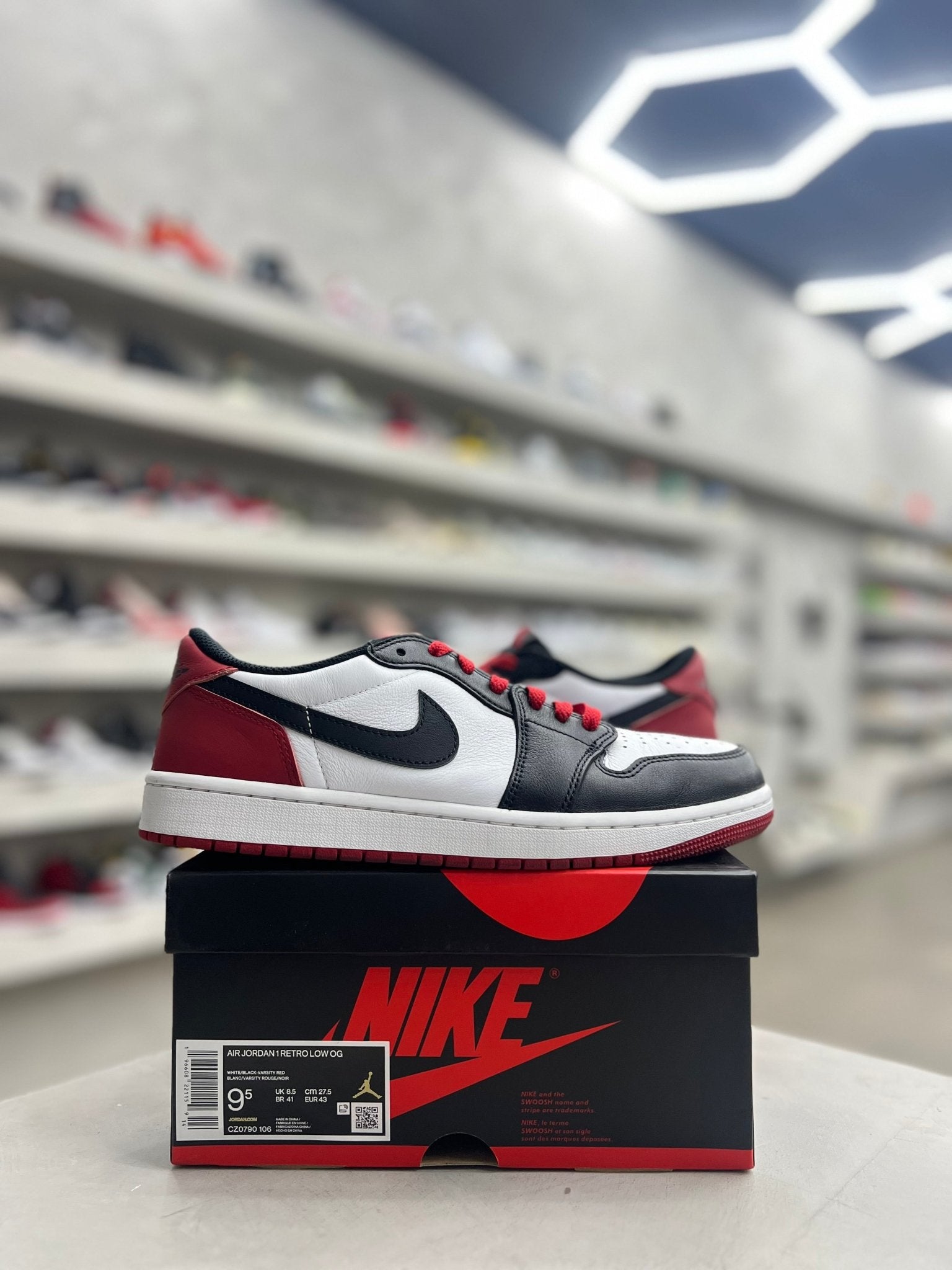 Jordan 1 Retro Low OG Black Toe Sz 9.5 (PREOWNED) - Restock AveJordan 1 Retro Low OG Black Toe Sz 9.5 (PREOWNED)Restock AveRestock Ave9.5Restock Ave