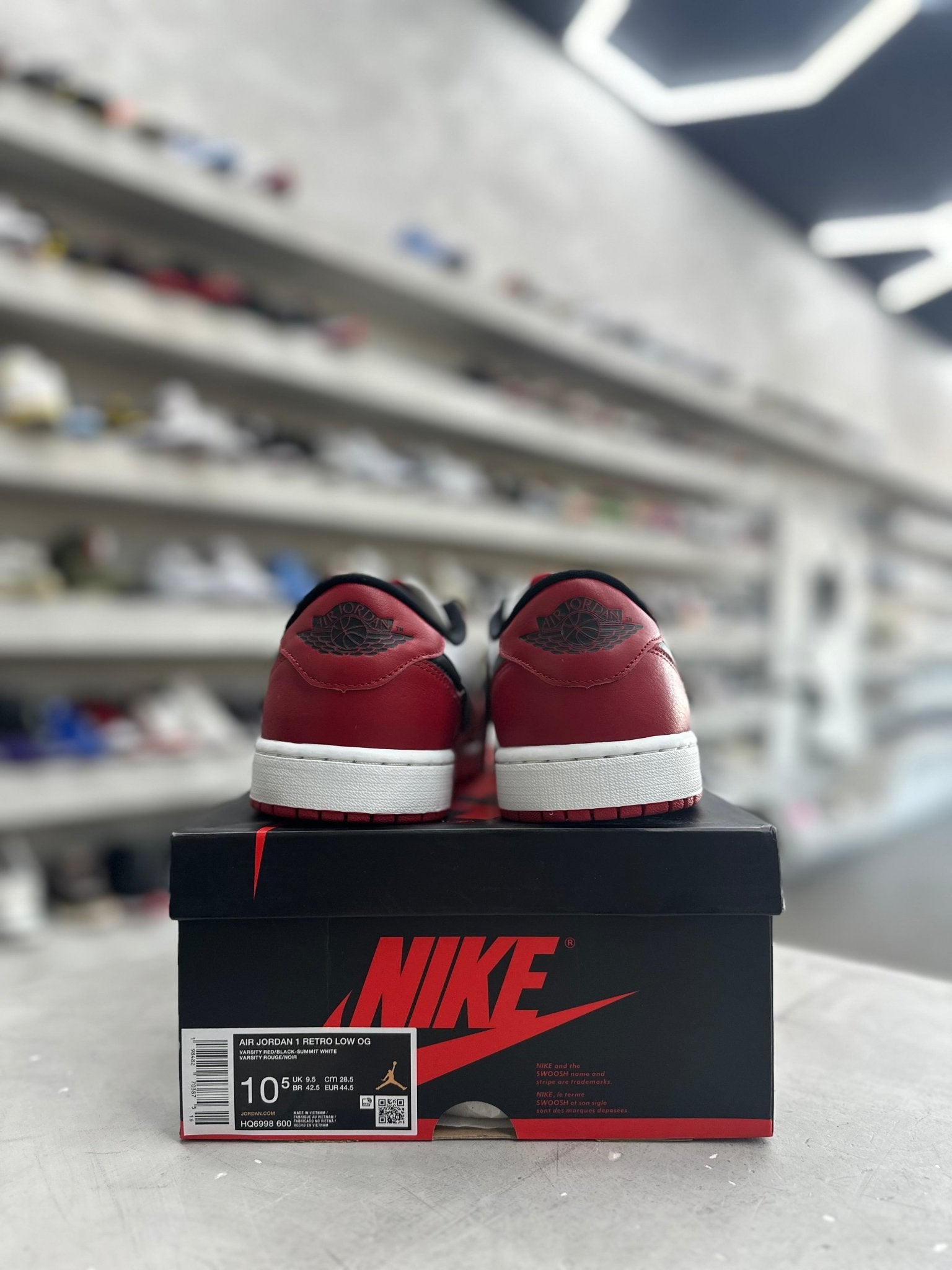 Jordan 1 Retro Low OG Chicago Sz 10.5 (PREOWNED) - Restock AveJordan 1 Retro Low OG Chicago Sz 10.5 (PREOWNED)Restock AveRestock Ave10.5Restock Ave