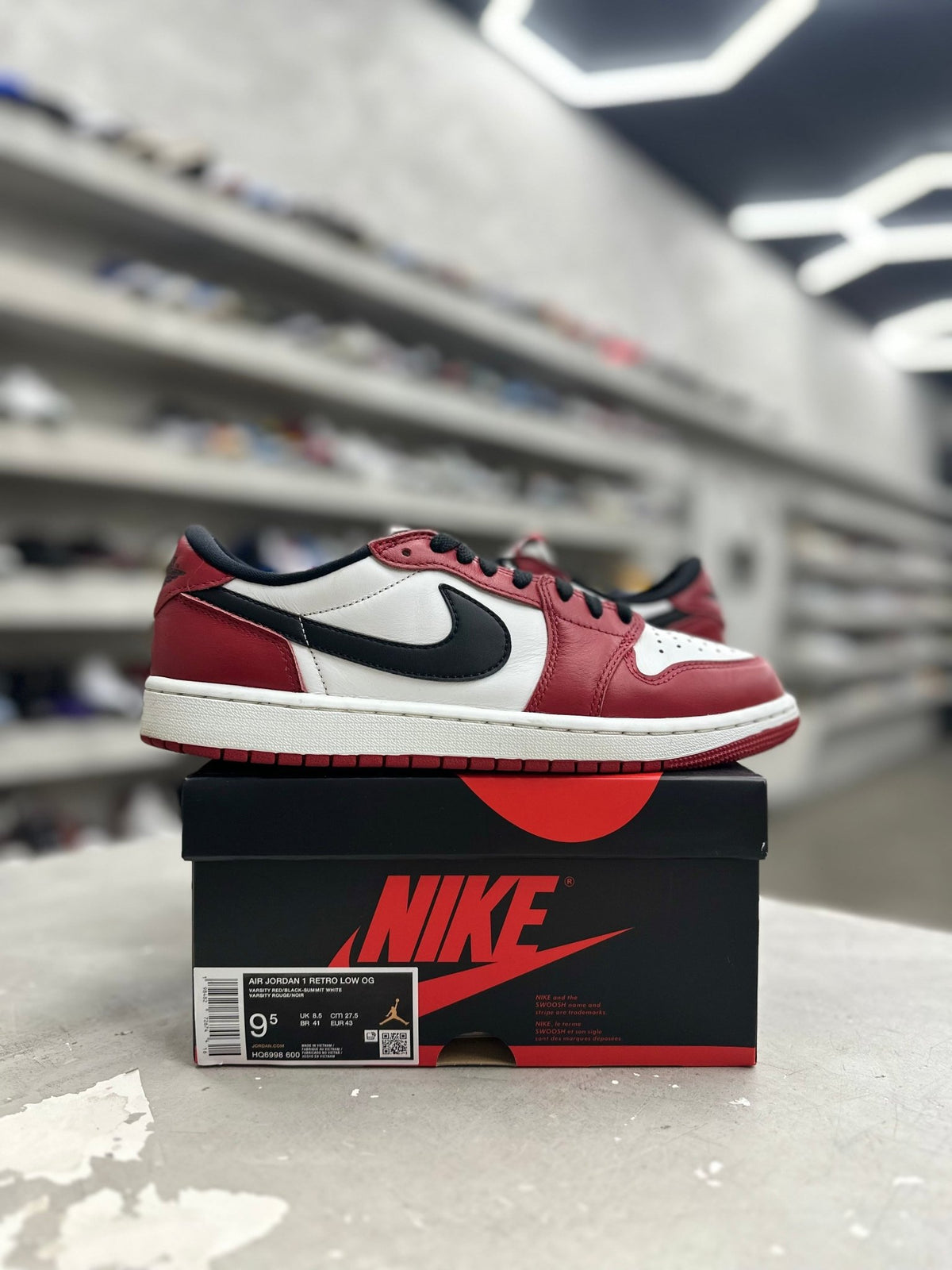 Jordan 1 Retro Low OG Chicago Sz 9.5 (PREOWNED) - Restock AveJordan 1 Retro Low OG Chicago Sz 9.5 (PREOWNED)Restock AveRestock Ave9.5Restock Ave