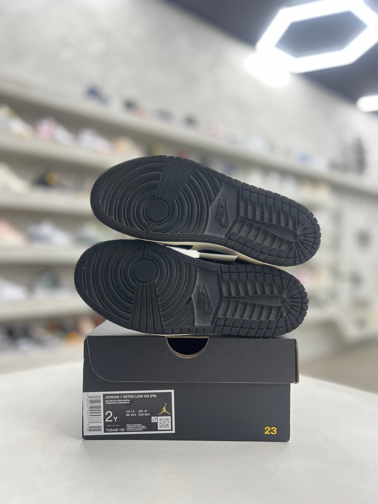 Jordan 1 Retro Low OG Mocha Sz 2y (PREOWNED) - Restock AveJordan 1 Retro Low OG Mocha Sz 2y (PREOWNED)Restock AveRestock Ave2yRestock Ave