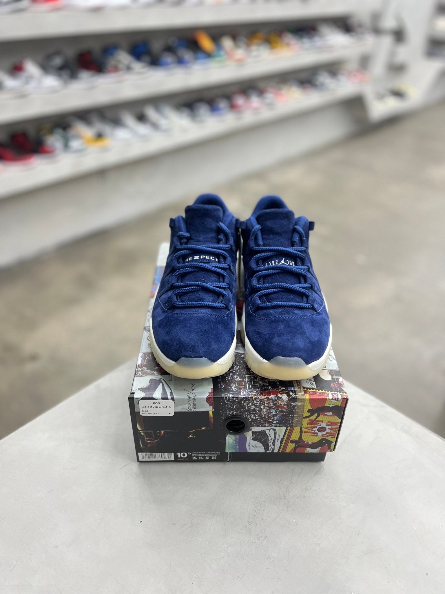 Jordan 11 Retro Low Derek Jeter REPECT Sz 10.5 (PREOWNED) - Restock AveJordan 11 Retro Low Derek Jeter REPECT Sz 10.5 (PREOWNED)Restock AveRestock Ave10.5Restock Ave