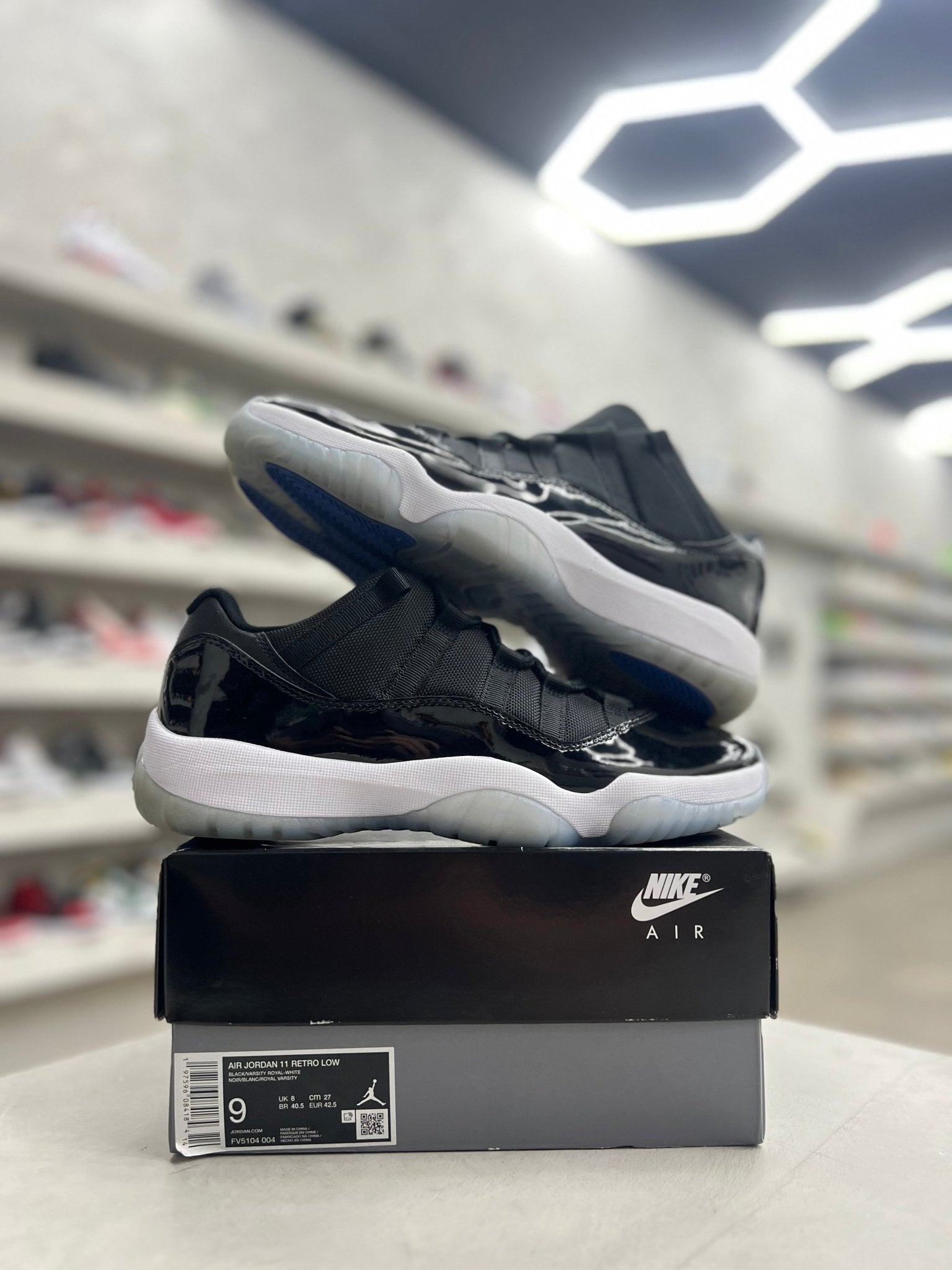 Jordan 11 Retro Low Space Jam Sz 9 (PREOWNED) - Restock AveJordan 11 Retro Low Space Jam Sz 9 (PREOWNED)Restock AveRestock Ave9Restock Ave