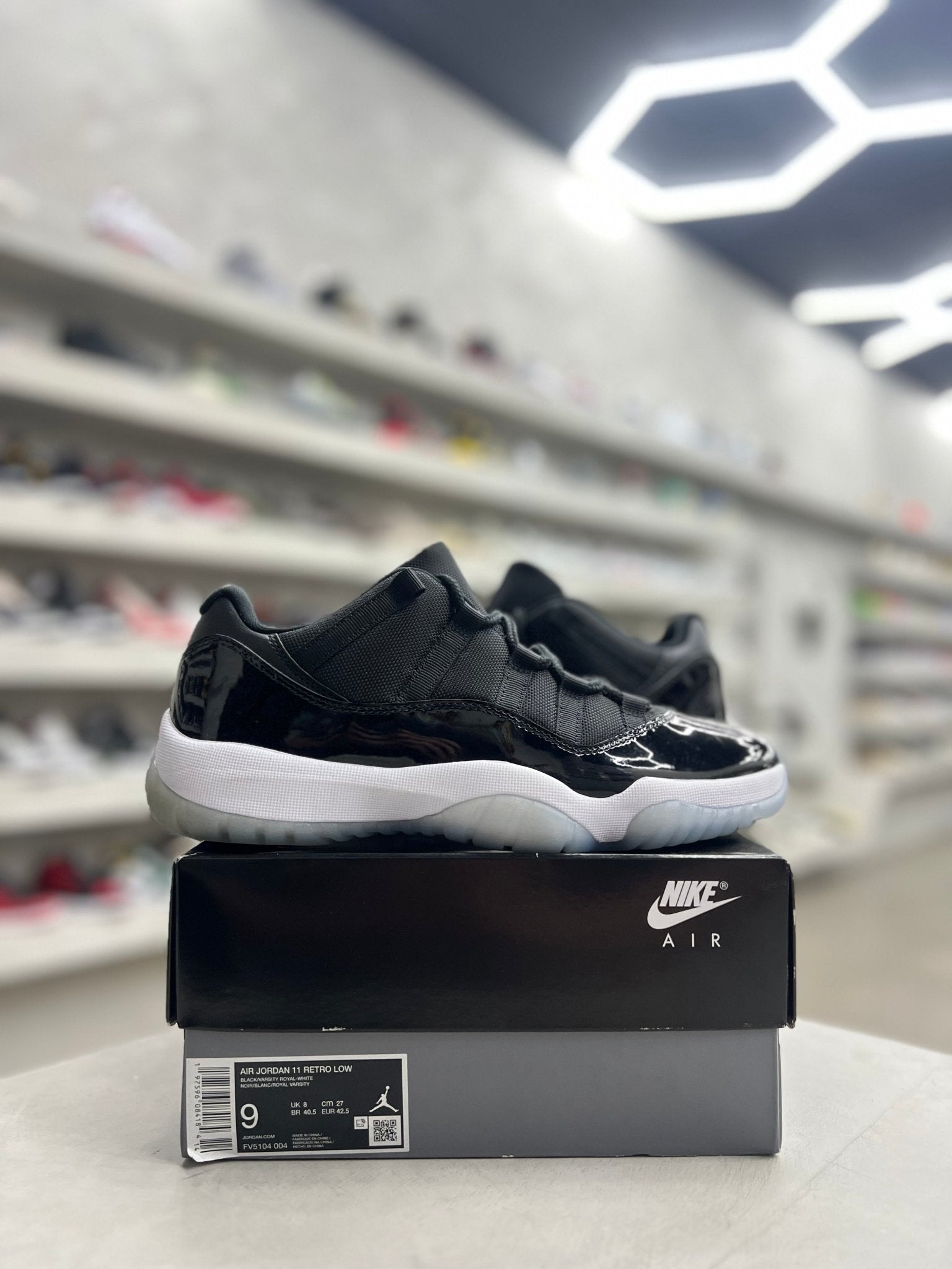 Jordan 11 Retro Low Space Jam Sz 9 (PREOWNED) - Restock AveJordan 11 Retro Low Space Jam Sz 9 (PREOWNED)Restock AveRestock Ave9Restock Ave