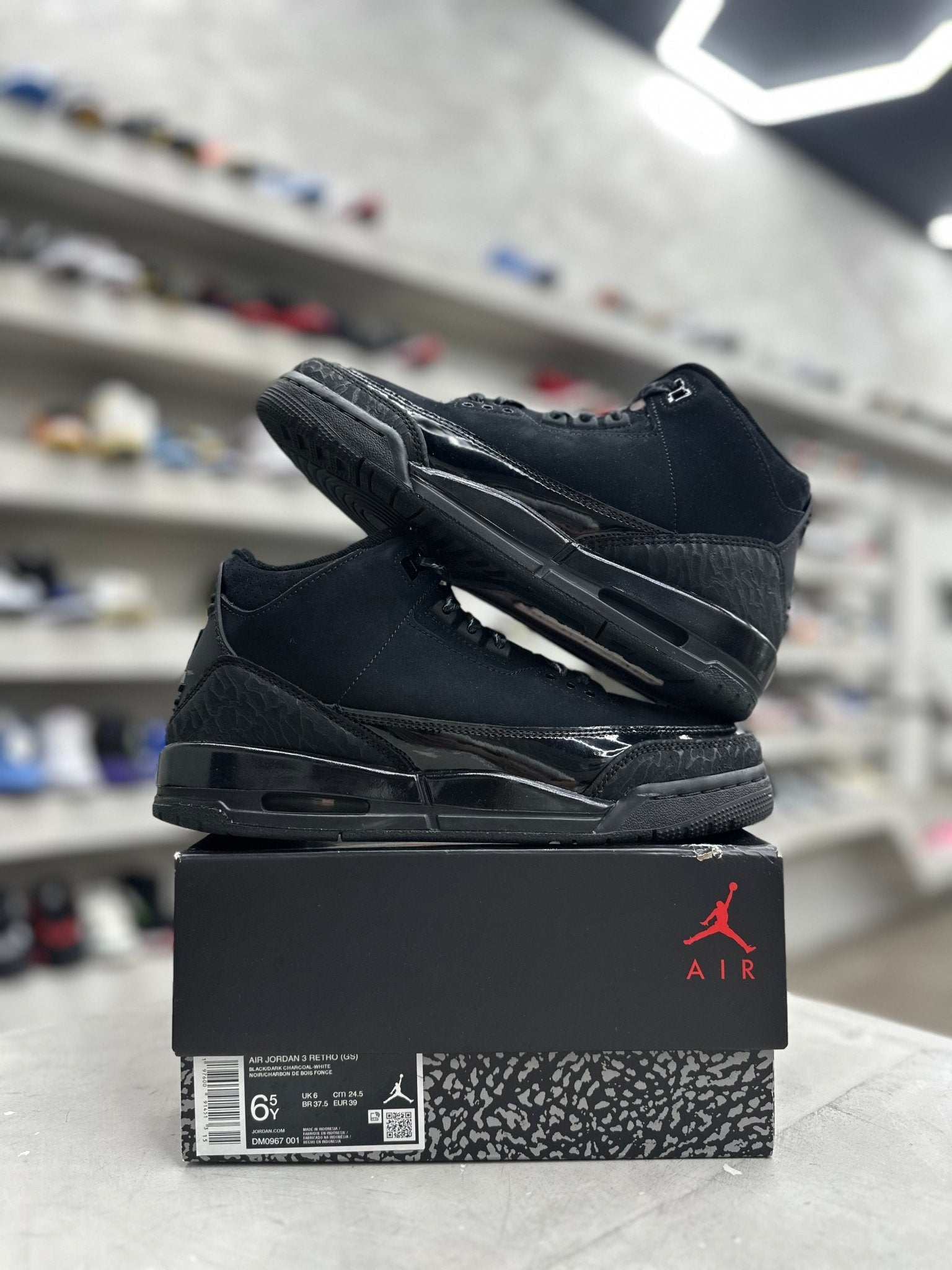 Jordan 3 Retro Black Cat Sz 6.5 (PREOWNED) - Restock AveJordan 3 Retro Black Cat Sz 6.5 (PREOWNED)Restock AveRestock Ave6.5Restock Ave