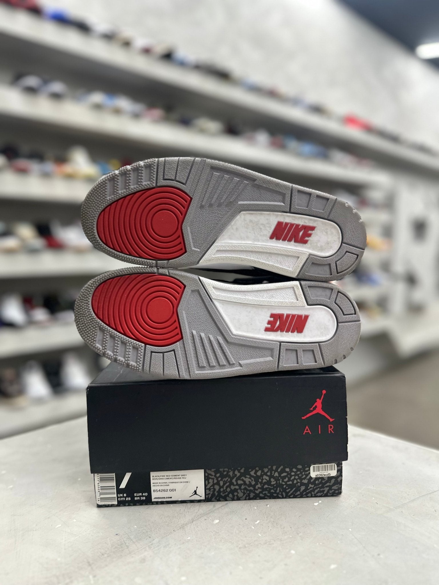Jordan 3 Retro Black Cement Sz 7 (PREOWNED) - Restock AveJordan 3 Retro Black Cement Sz 7 (PREOWNED)Restock AveRestock Ave7Restock Ave