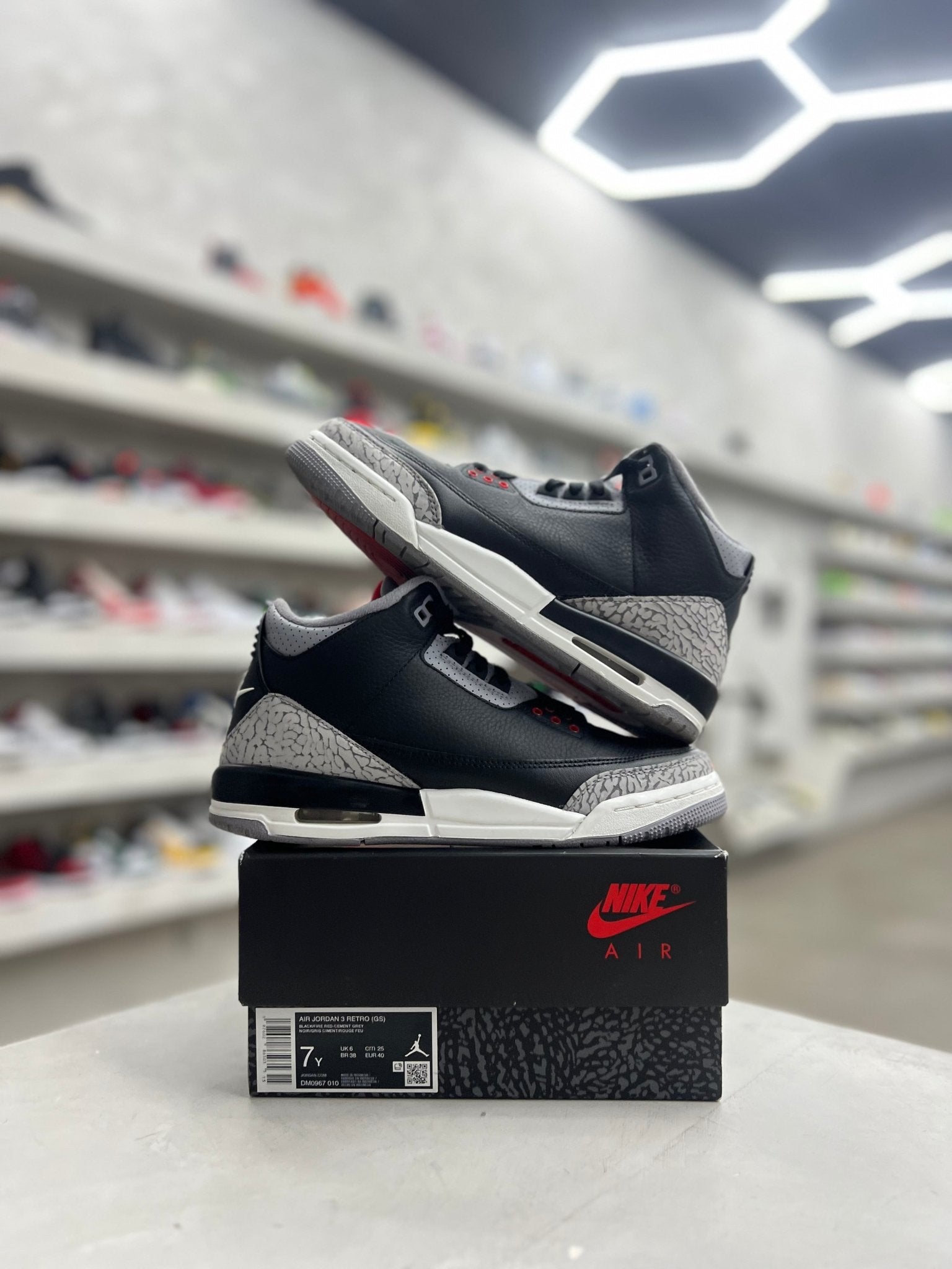Jordan 3 Retro Black Cement Sz 7Y (PREOWNED) - Restock AveJordan 3 Retro Black Cement Sz 7Y (PREOWNED)Restock AveRestock Ave7yRestock Ave