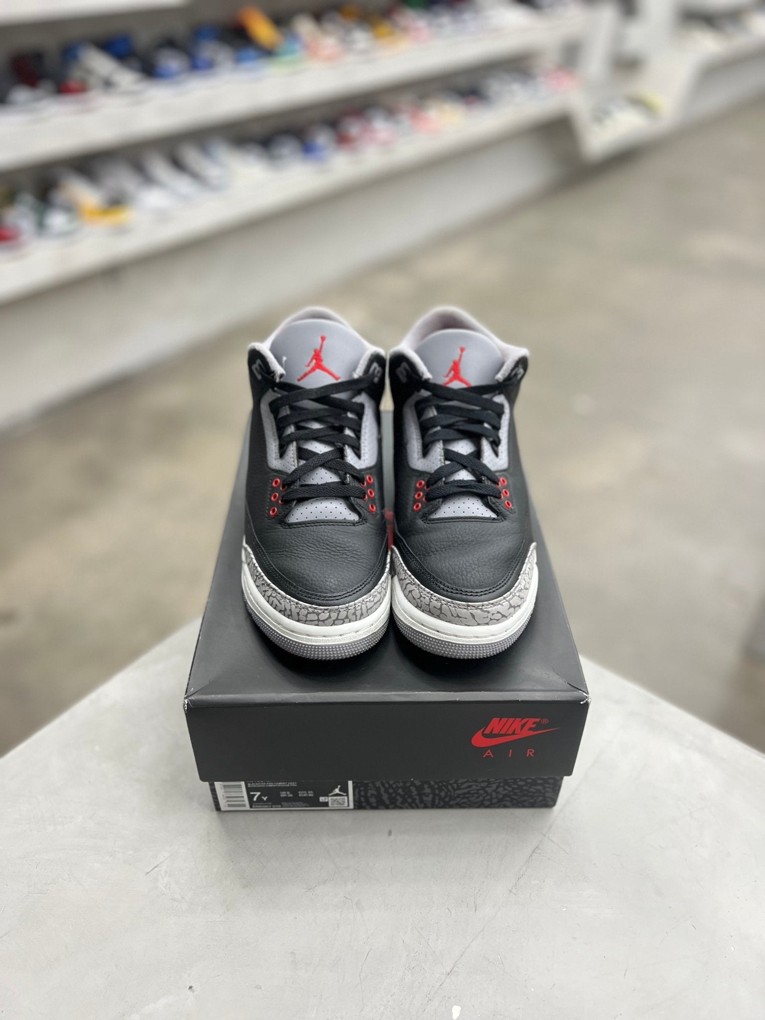 Jordan 3 Retro Black Cement Sz 7Y (PREOWNED) - Restock AveJordan 3 Retro Black Cement Sz 7Y (PREOWNED)Restock AveRestock Ave7yRestock Ave