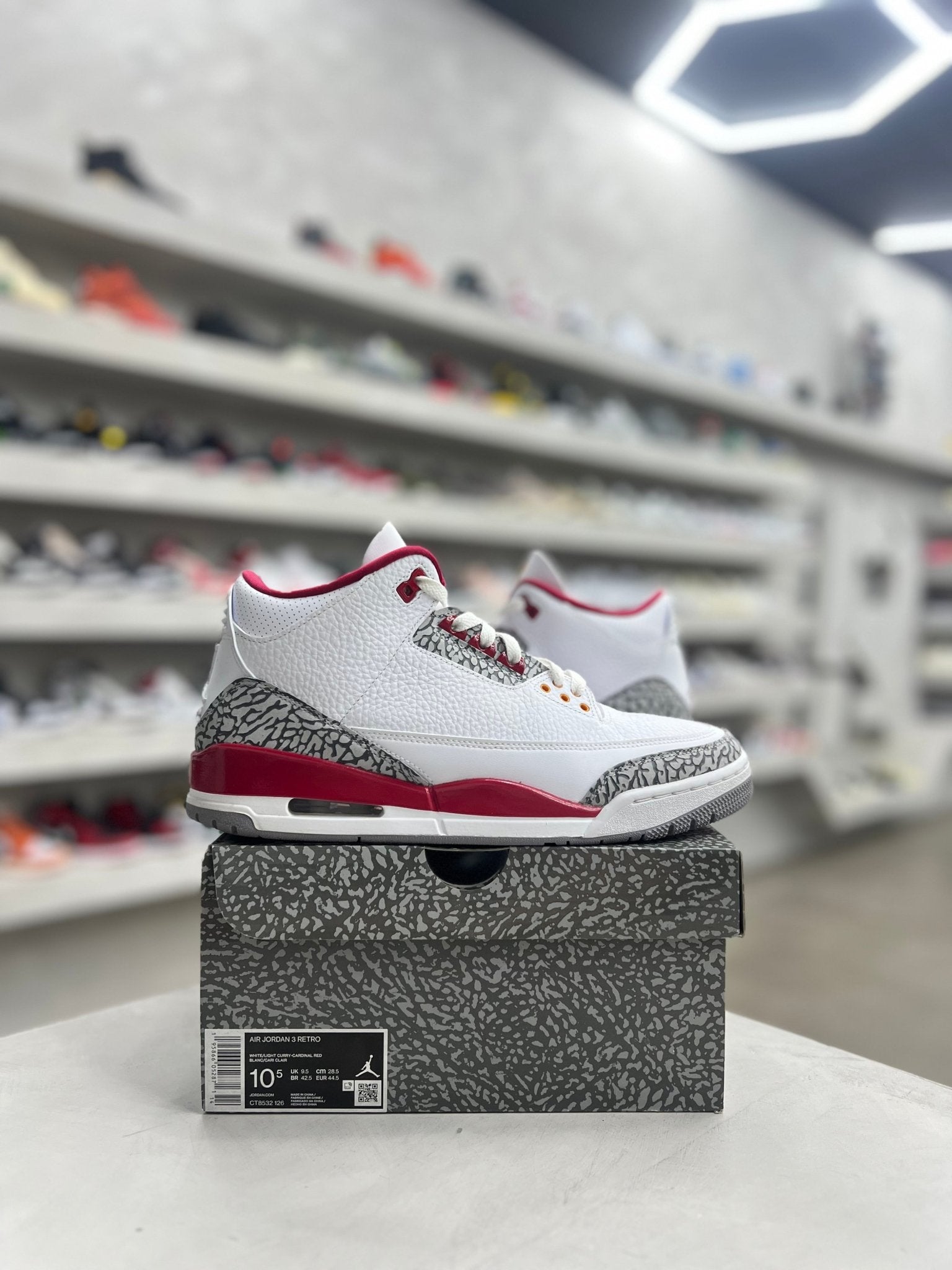 Jordan 3 Retro Cardinal Red Sz 10.5 (PREOWNED - Restock AveJordan 3 Retro Cardinal Red Sz 10.5 (PREOWNEDRestock AveRestock Ave10.5Restock Ave