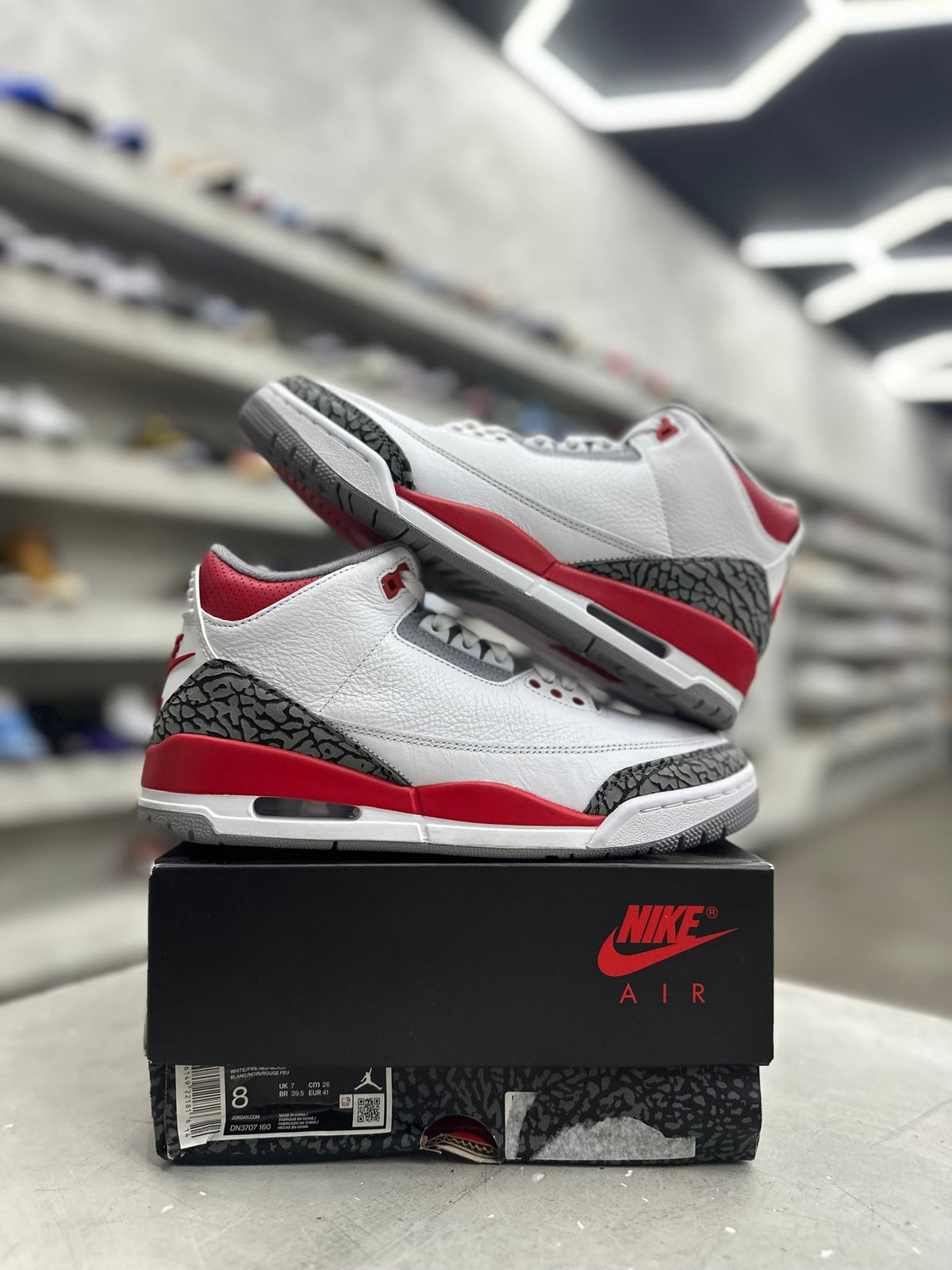 Jordan 3 Retro Fire Red Sz 8 (PREOWNED) - Restock AveJordan 3 Retro Fire Red Sz 8 (PREOWNED)Restock AveRestock Ave8Restock Ave