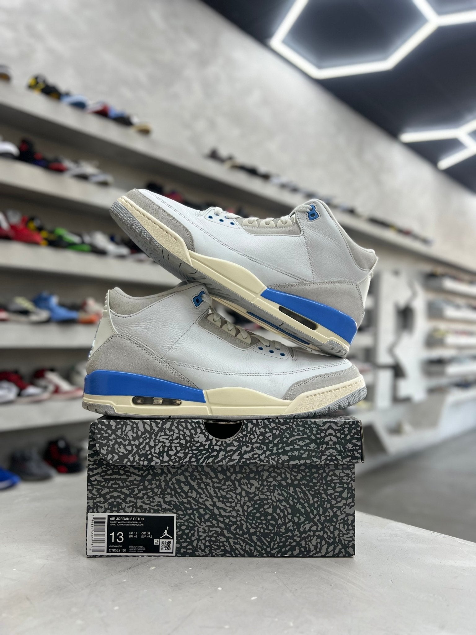 Jordan 3 Retro Lucky Shorts Sz 13 (PREOWNED)(NO BOX) - Restock AveJordan 3 Retro Lucky Shorts Sz 13 (PREOWNED)(NO BOX)Restock AveRestock Ave13Restock Ave