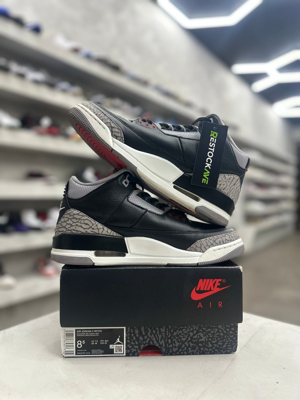 Jordan 3 Retro OG Black Cement Sz 8.5 (PREOWNED) - Restock AveJordan 3 Retro OG Black Cement Sz 8.5 (PREOWNED)Restock AveRestock Ave8.530451571Restock Ave