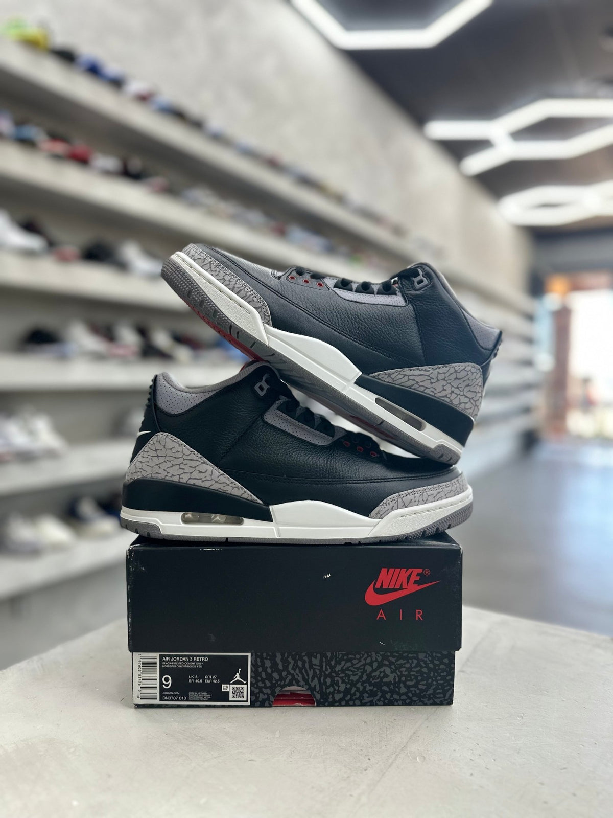 Jordan 3 Retro OG Black Cement Sz 9 (PREOWNED) - Restock AveJordan 3 Retro OG Black Cement Sz 9 (PREOWNED)Restock AveRestock Ave987149683Restock Ave