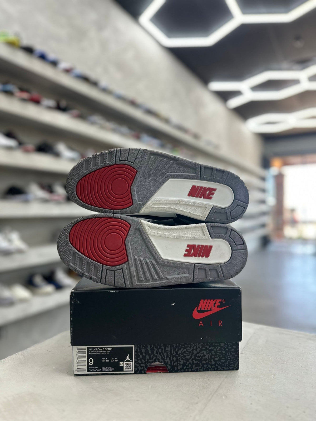 Jordan 3 Retro OG Black Cement Sz 9 (PREOWNED) - Restock AveJordan 3 Retro OG Black Cement Sz 9 (PREOWNED)Restock AveRestock Ave987149683Restock Ave