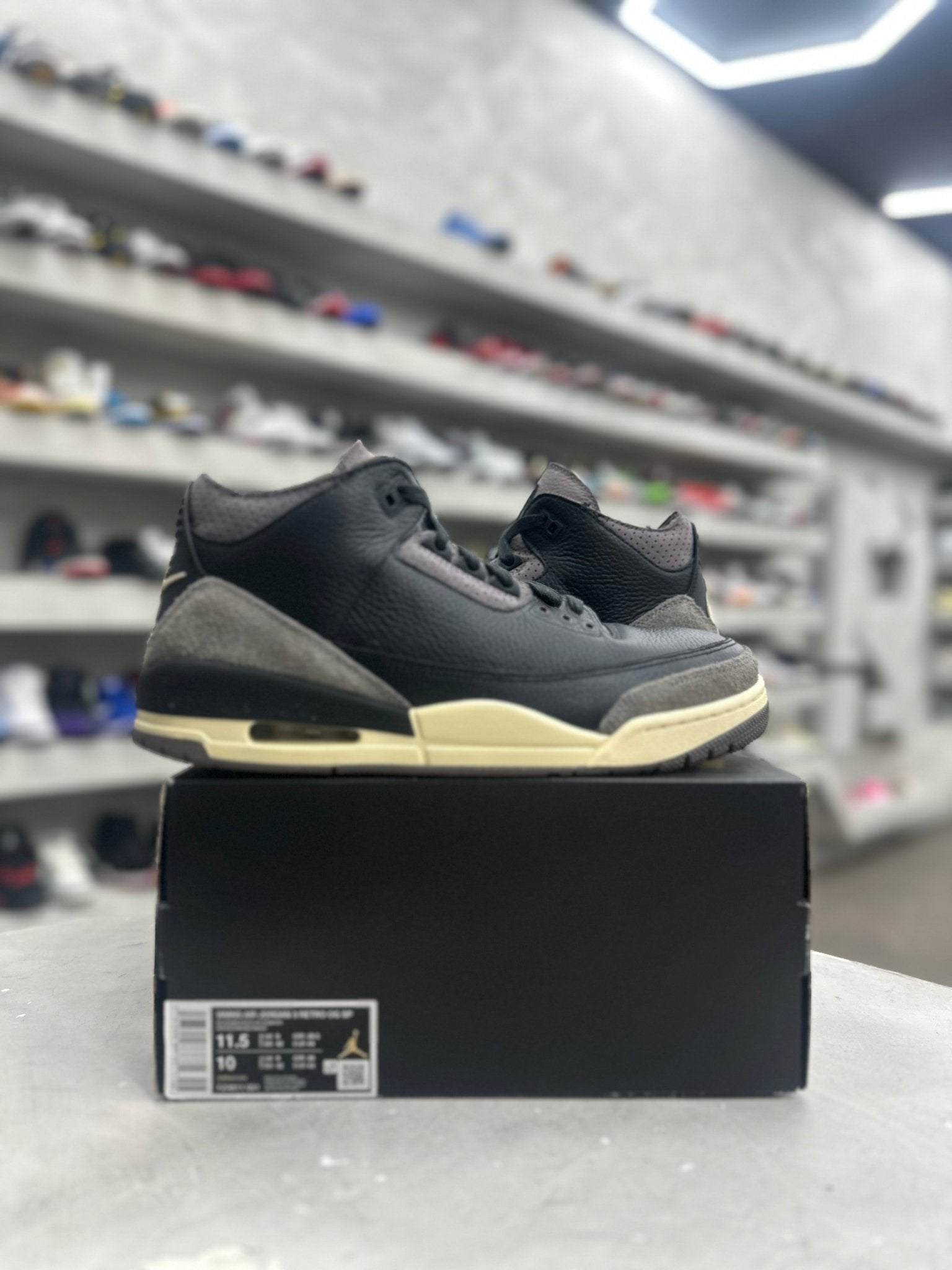 Jordan 3 Retro OG SP A Ma Maniére While You Were Sleeping Sz W11.5/10M (PREOWNED) - Restock AveJordan 3 Retro OG SP A Ma Maniére While You Were Sleeping Sz W11.5/10M (PREOWNED)Restock AveRestock AveW11.5/10menRestock Ave