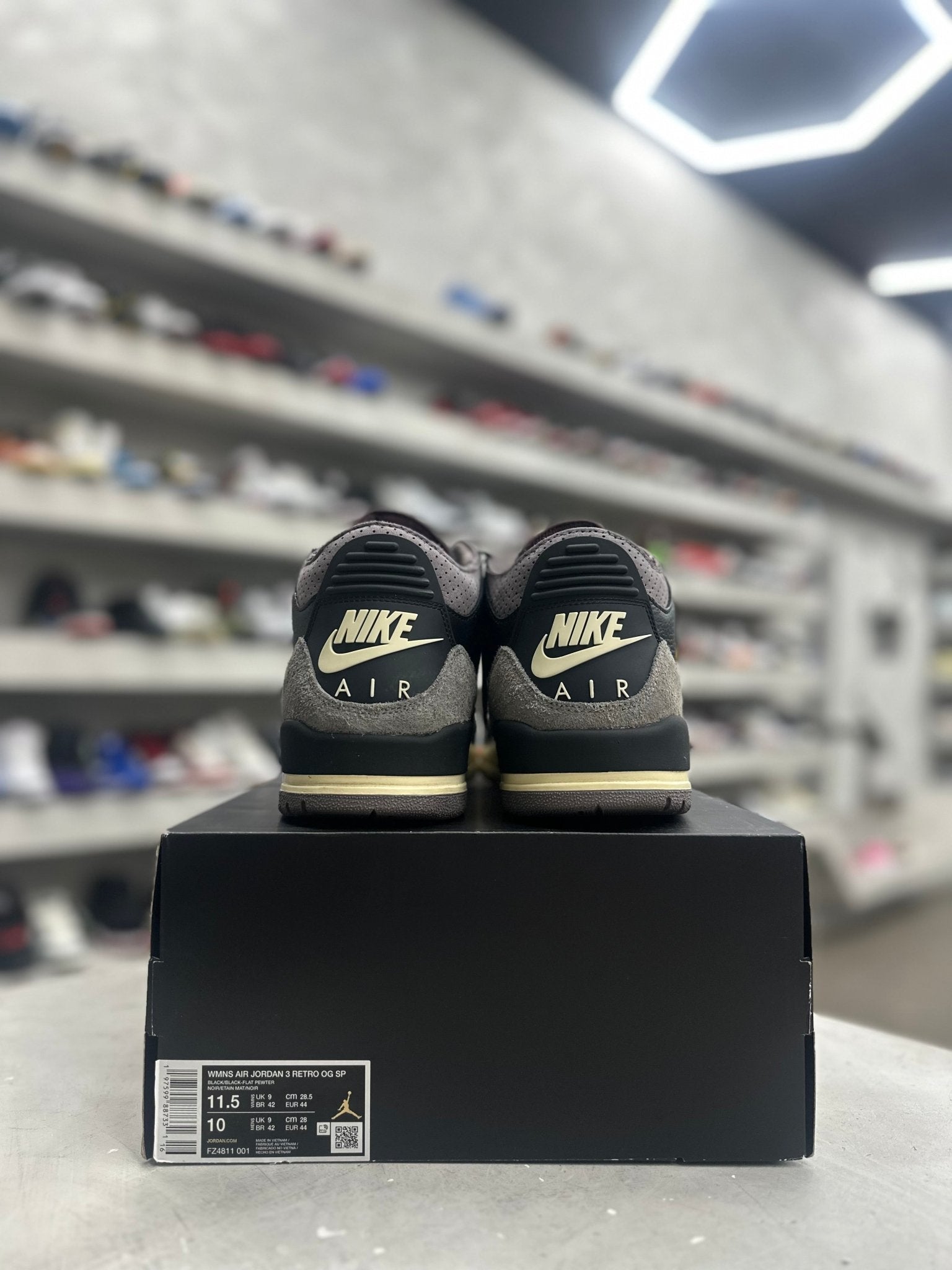 Jordan 3 Retro OG SP A Ma Maniére While You Were Sleeping Sz W11.5/10M (PREOWNED) - Restock AveJordan 3 Retro OG SP A Ma Maniére While You Were Sleeping Sz W11.5/10M (PREOWNED)Restock AveRestock AveW11.5/10menRestock Ave