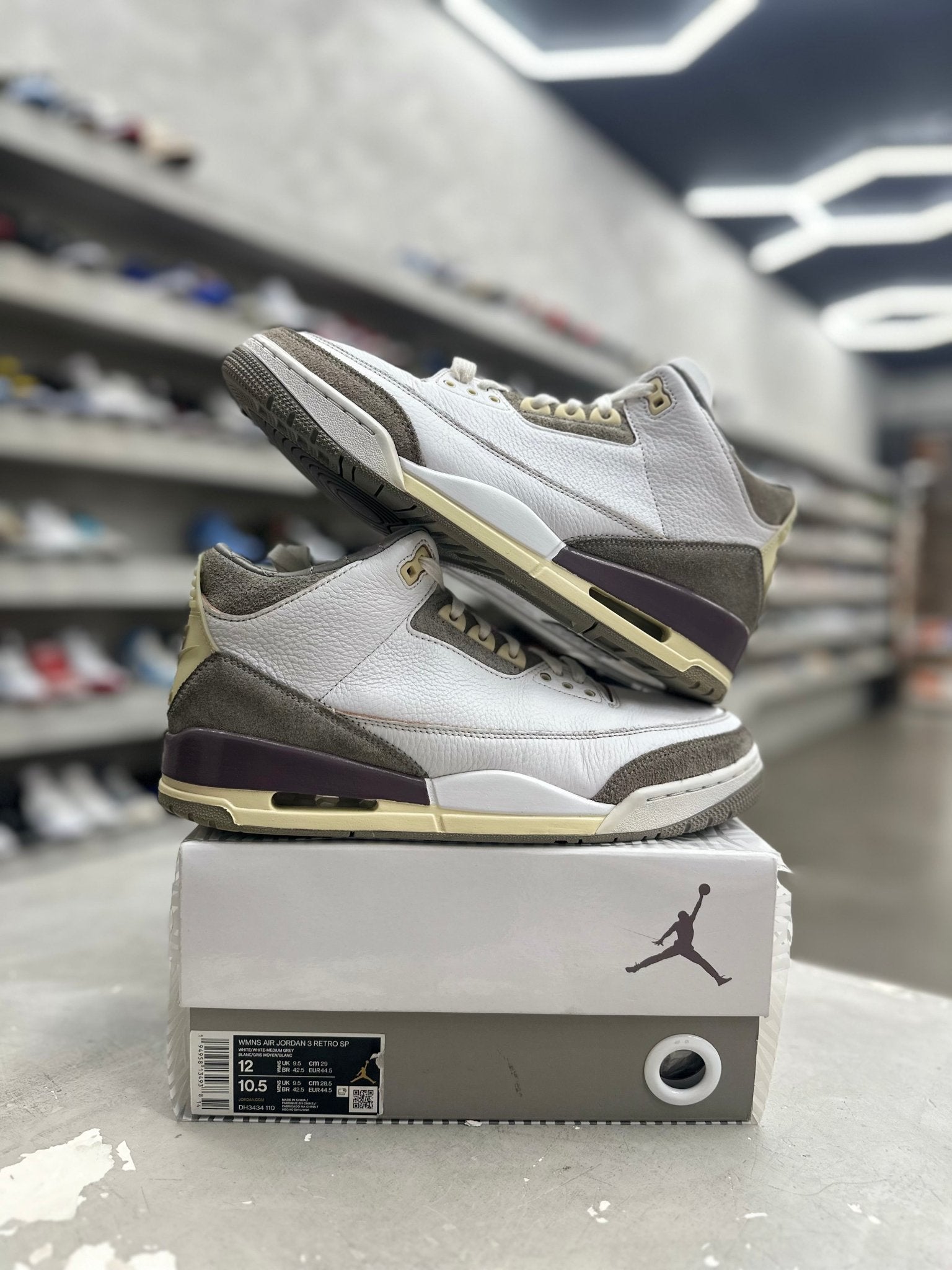 Jordan 3 Retro SP A Ma Maniére Sz w12/10.5 (PREOWNED) - Restock AveJordan 3 Retro SP A Ma Maniére Sz w12/10.5 (PREOWNED)Restock AveRestock Avew12/10.5menRestock Ave