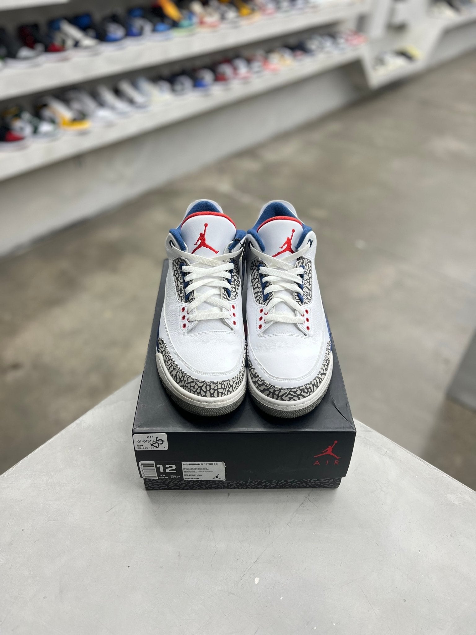 Jordan 3 Retro True Blue Sz 12 (PREOWNED) - Restock AveJordan 3 Retro True Blue Sz 12 (PREOWNED)Restock AveRestock Ave12Restock Ave