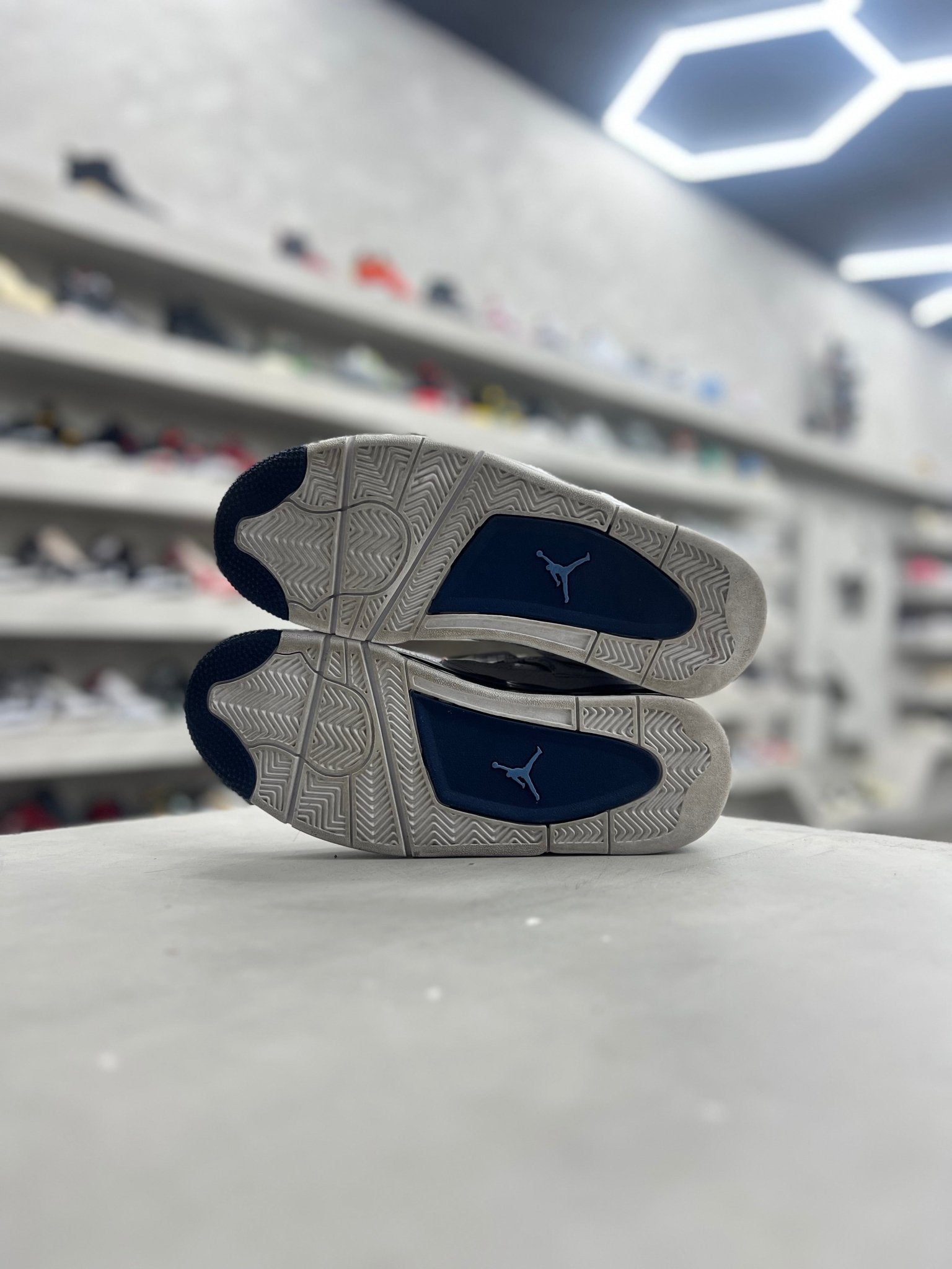 Jordan 4 Retro Columbia (2015) Sz 8 (PREOWNED) (NO BOX) - Restock AveJordan 4 Retro Columbia (2015) Sz 8 (PREOWNED) (NO BOX)Restock AveRestock Ave816720755Restock Ave