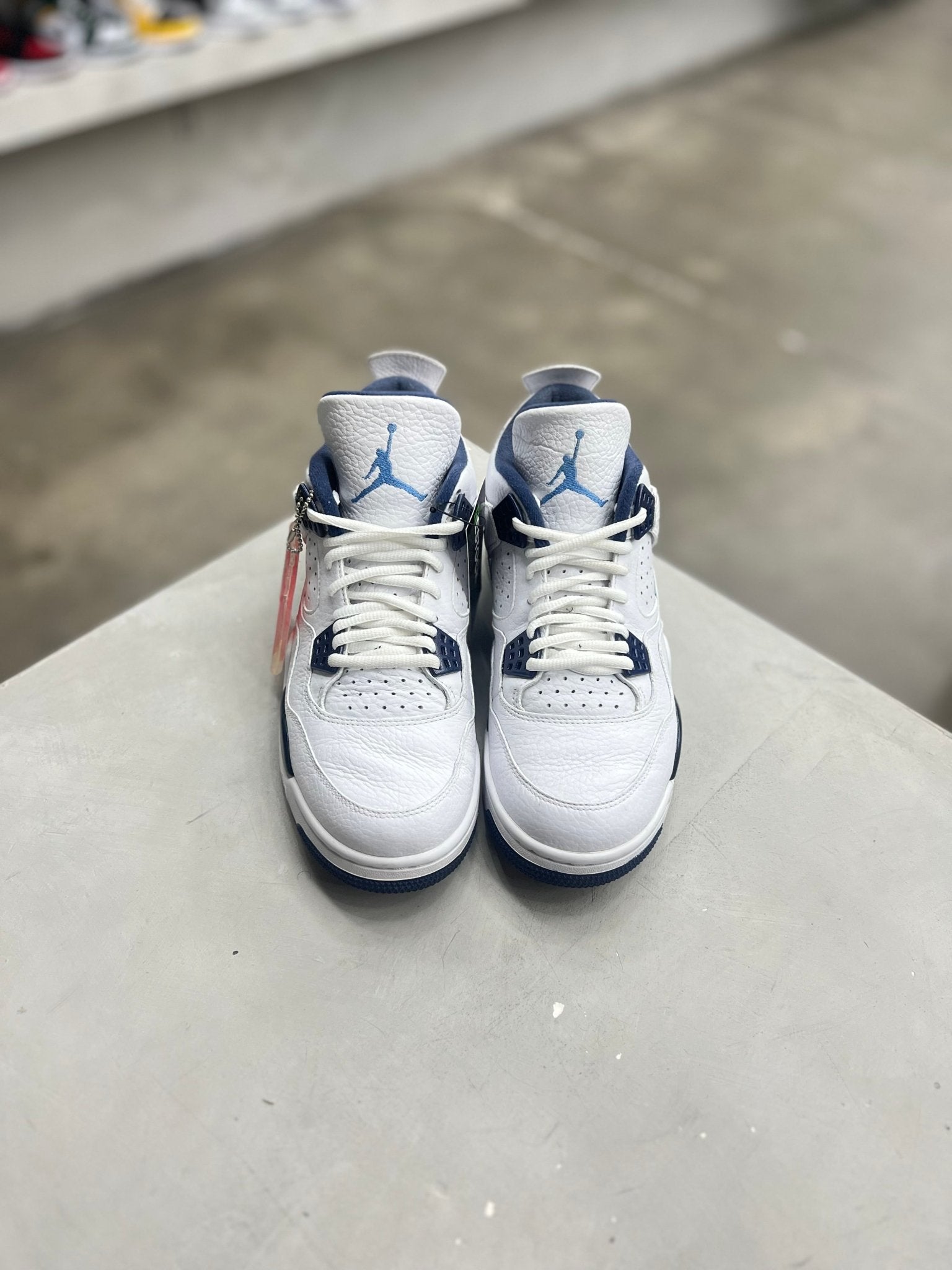 Jordan 4 Retro Columbia (2015) Sz 8 (PREOWNED) (NO BOX) - Restock AveJordan 4 Retro Columbia (2015) Sz 8 (PREOWNED) (NO BOX)Restock AveRestock Ave816720755Restock Ave