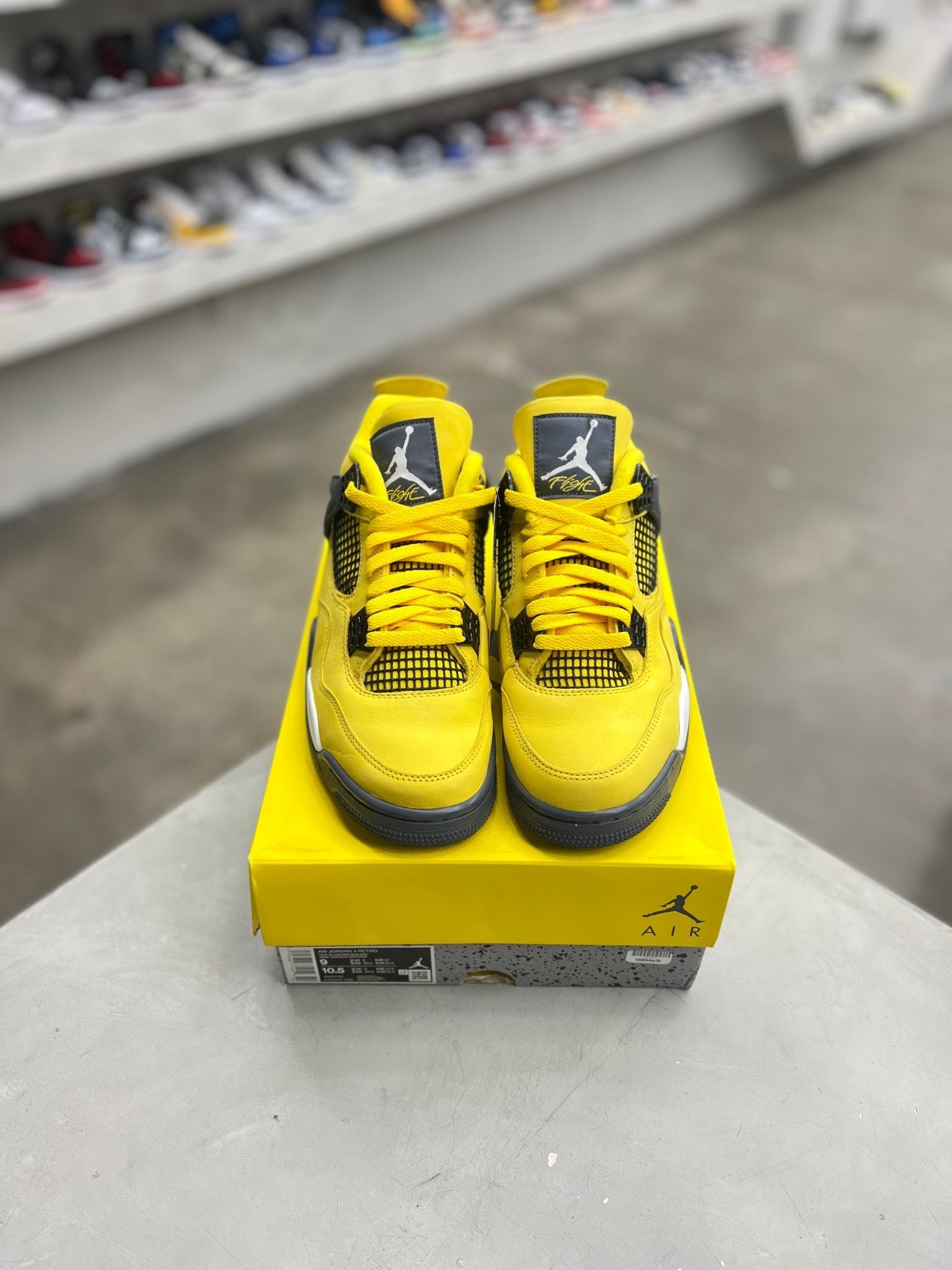Jordan 4 Retro Lightning Sz 9 (PREOWNED) - Restock AveJordan 4 Retro Lightning Sz 9 (PREOWNED)Restock AveRestock Ave9Restock Ave