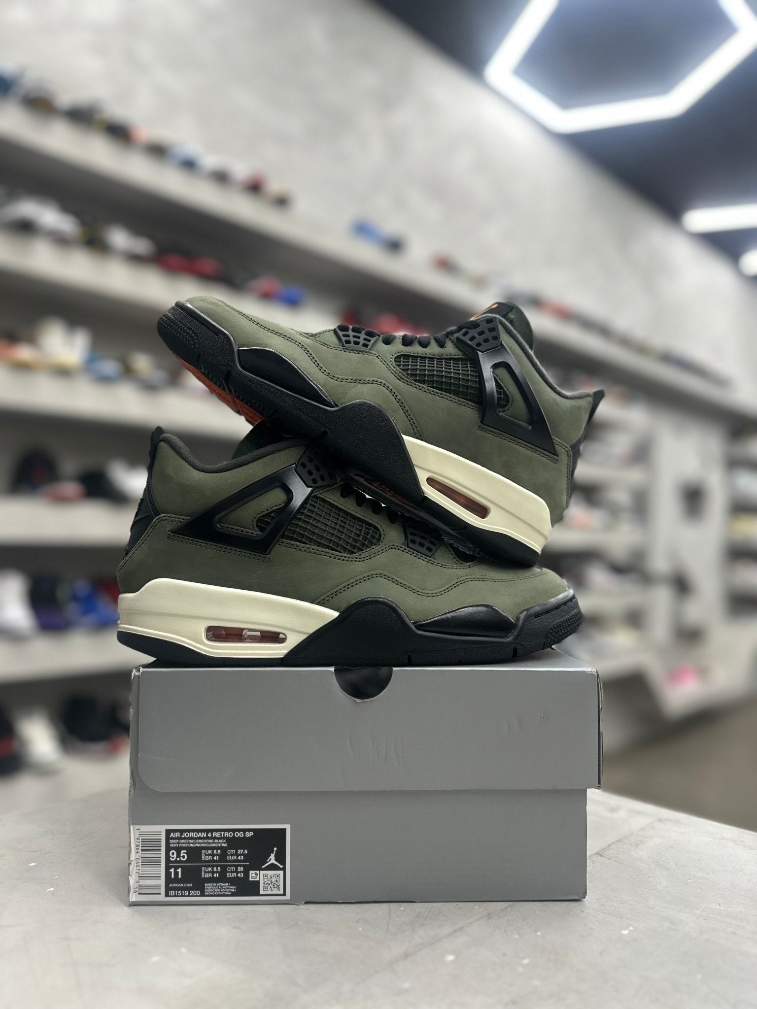 Jordan 4 Retro OG SP Undefeated Sz 9.5 (PREOWNED) - Restock AveJordan 4 Retro OG SP Undefeated Sz 9.5 (PREOWNED)Restock AveRestock Ave9.5Restock Ave